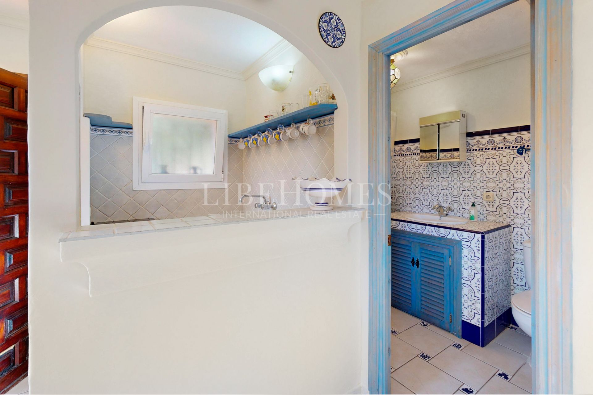 Beautiful Andalusian villa with a unique character in Marbella East