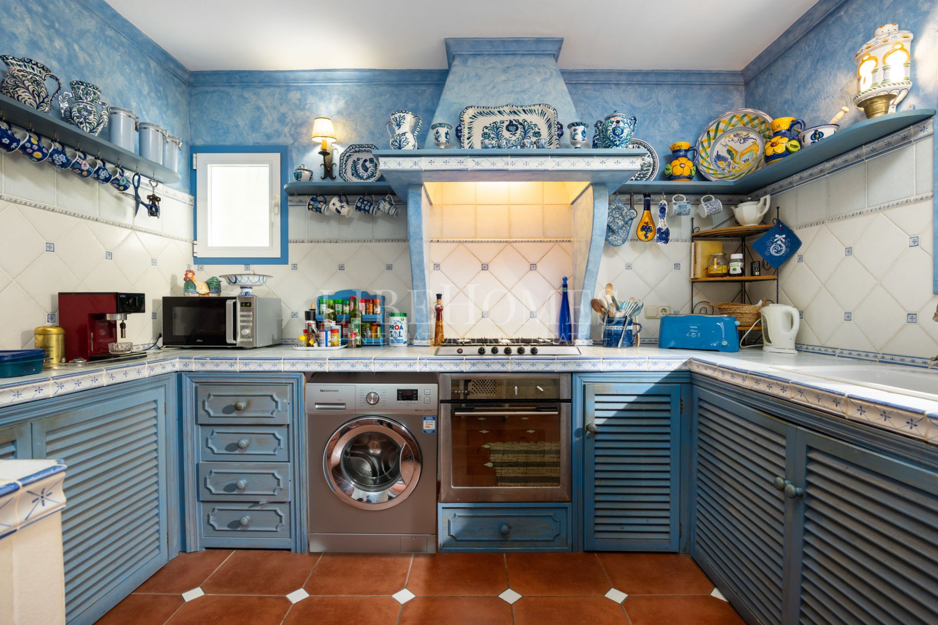 Beautiful Andalusian villa with a unique character in Marbella East