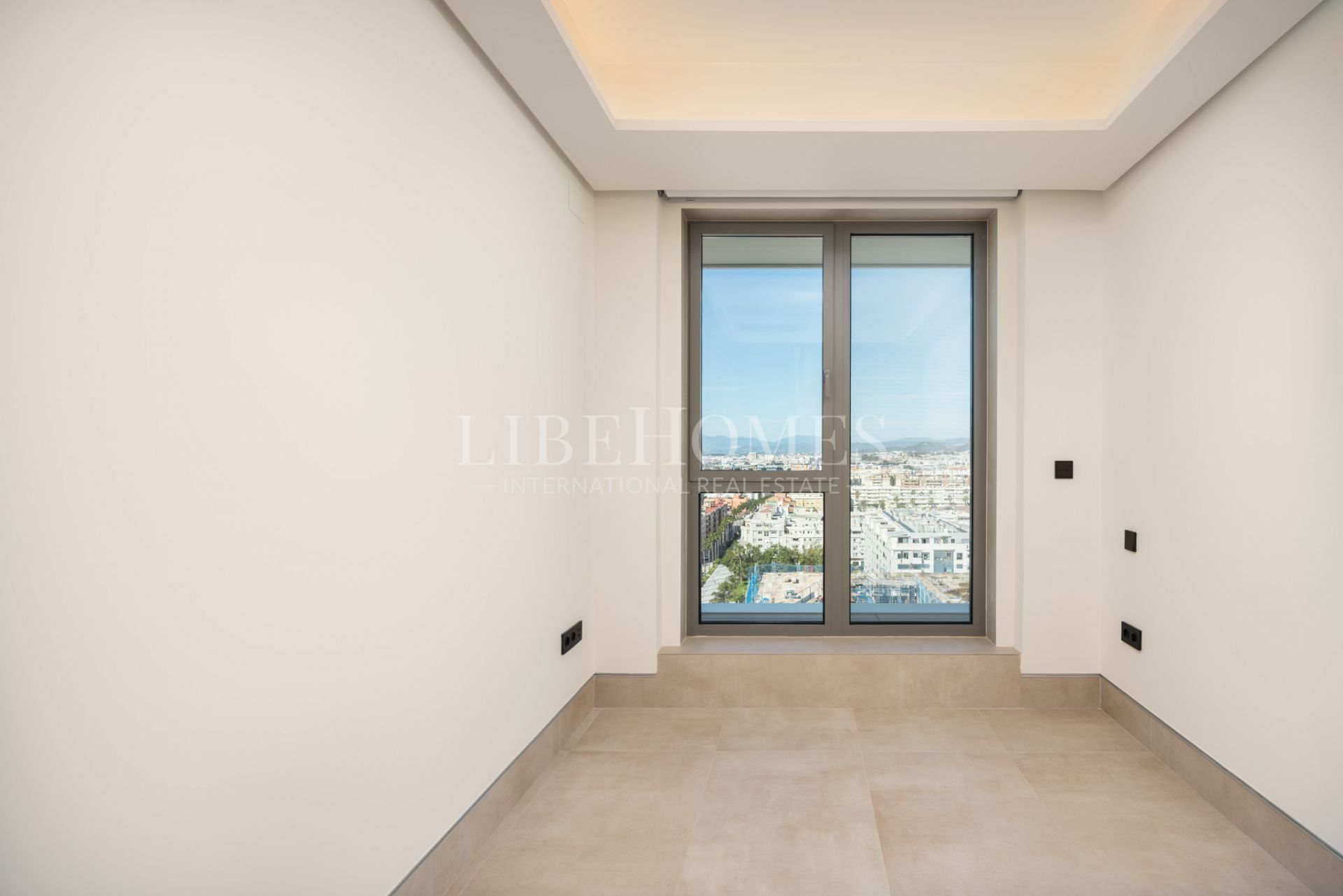 Brand new, luxury beachfront apartment for sale in Malaga city