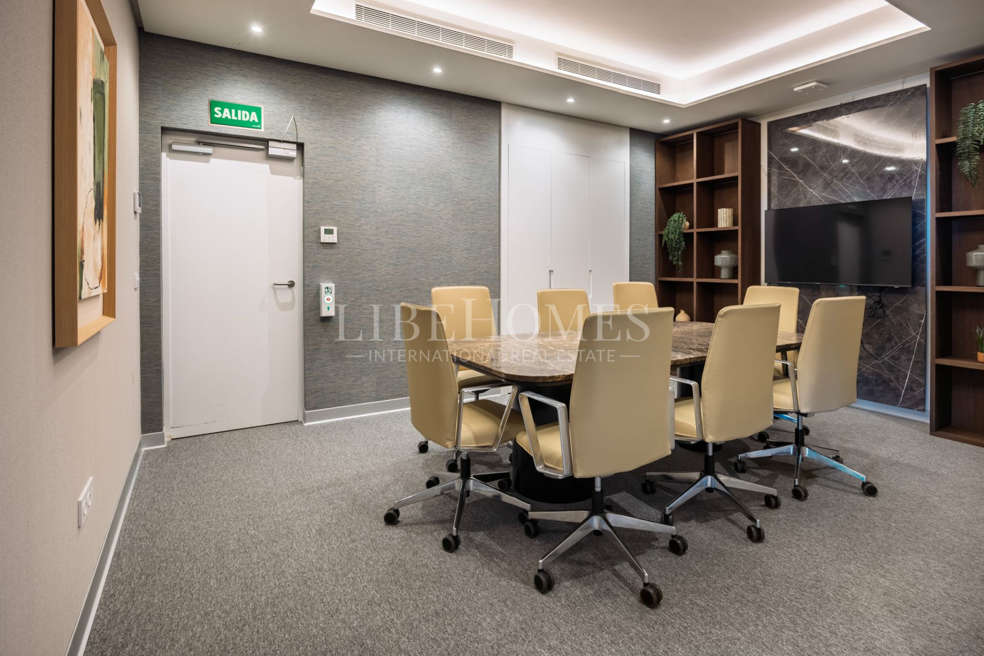 Brand new, luxury beachfront apartment for sale in Malaga city