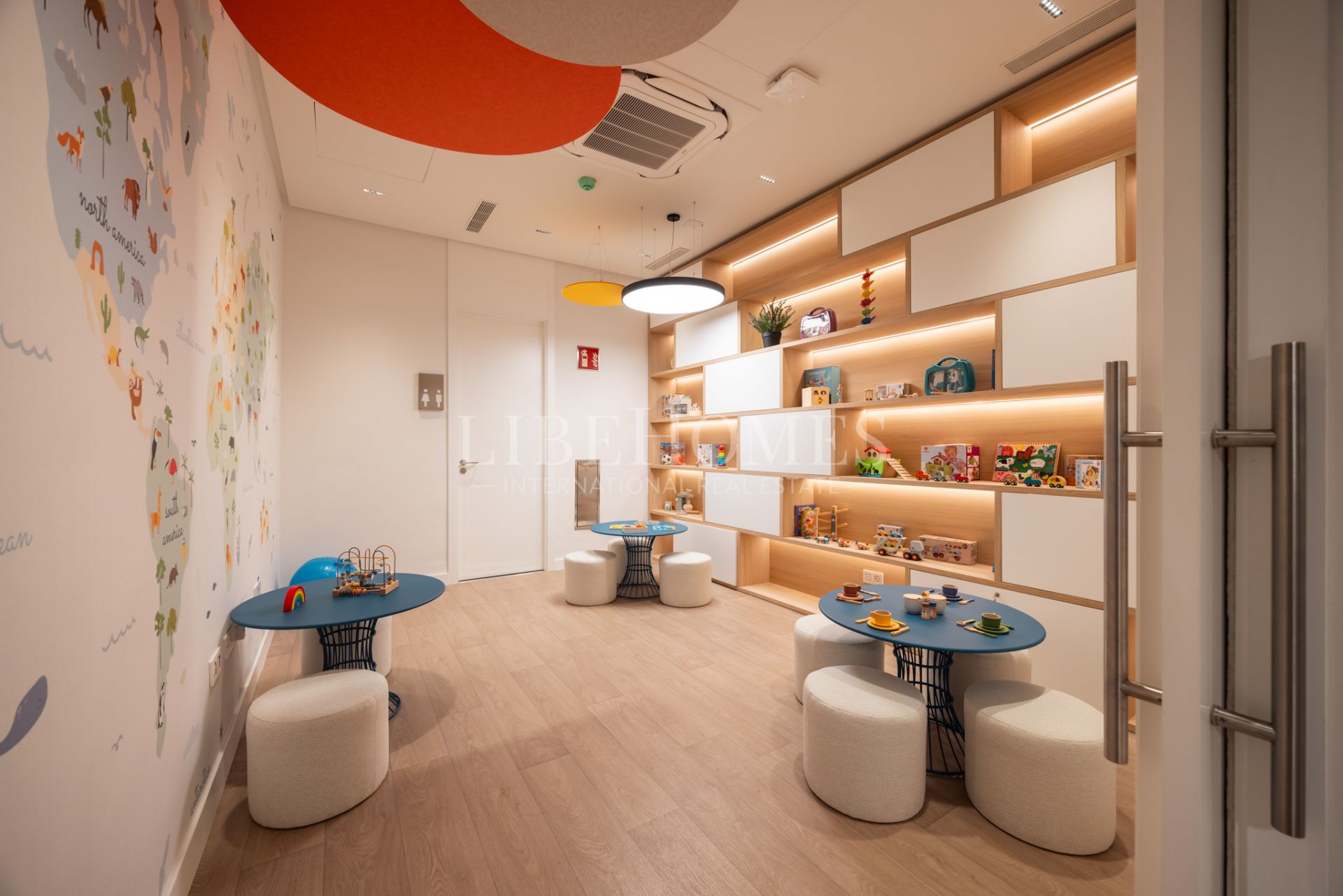 Brand new, luxury beachfront apartment for sale in Malaga city