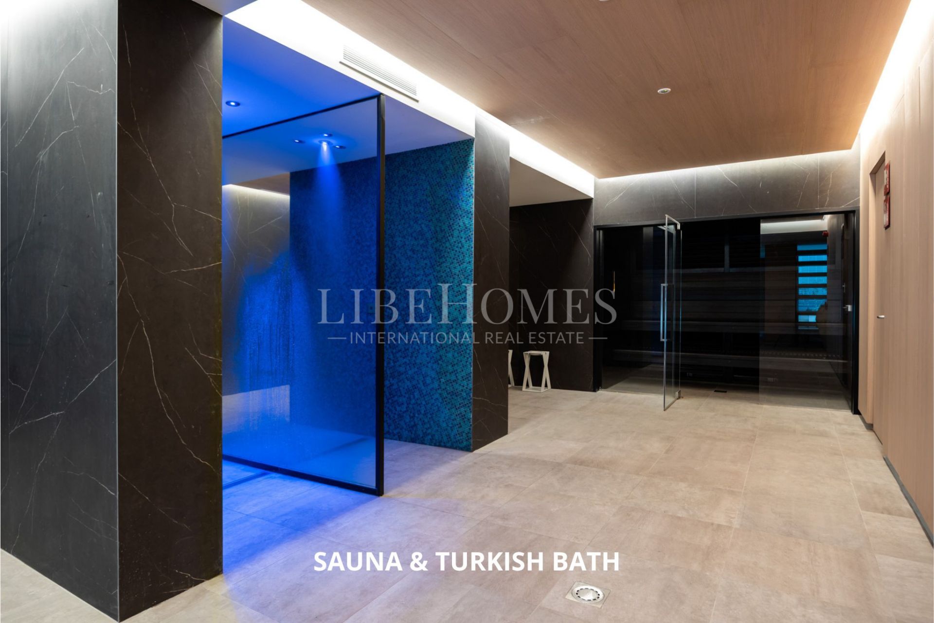 Brand new, luxury beachfront apartment for sale in Malaga city