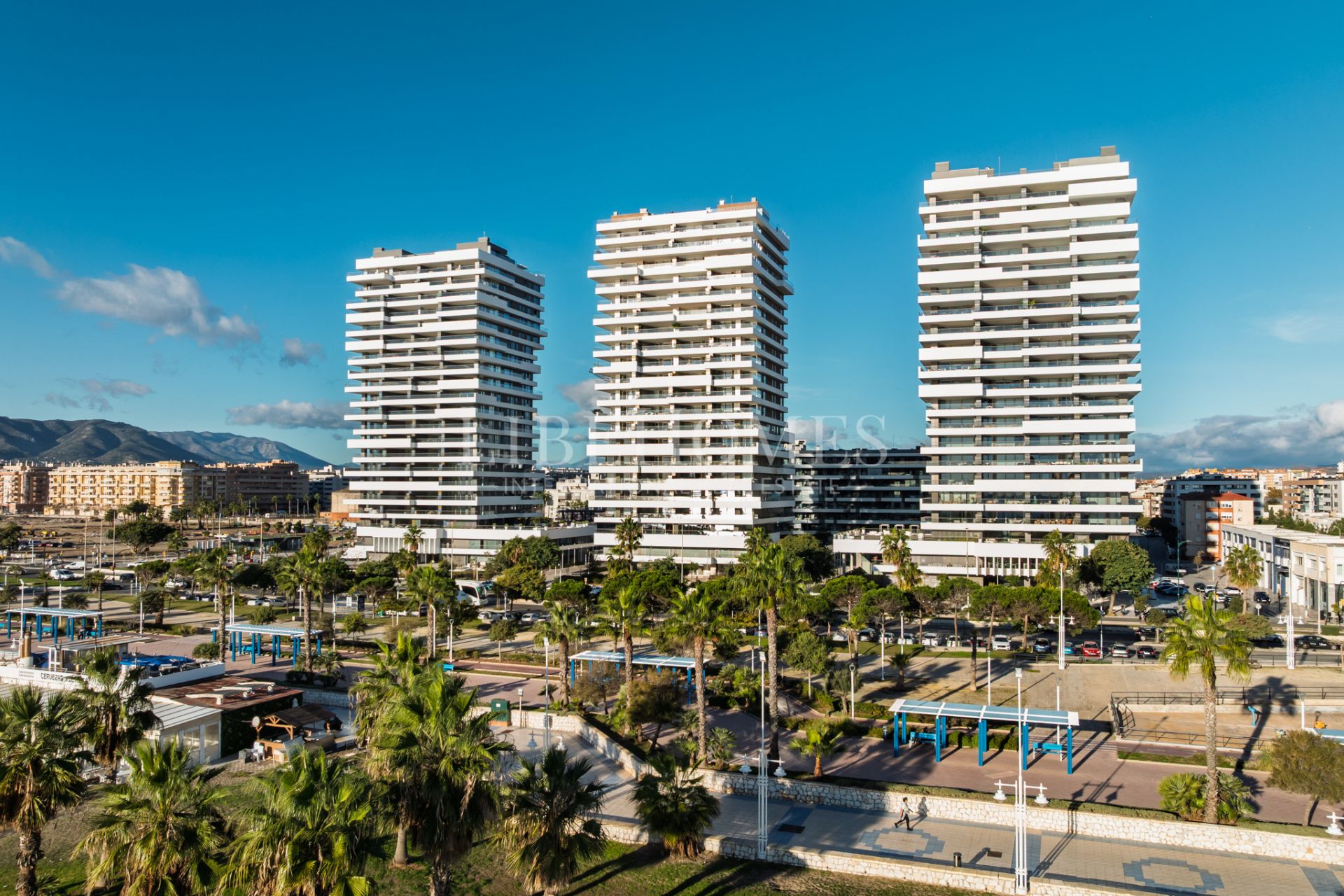 Brand new, luxury beachfront apartment for sale in Malaga city