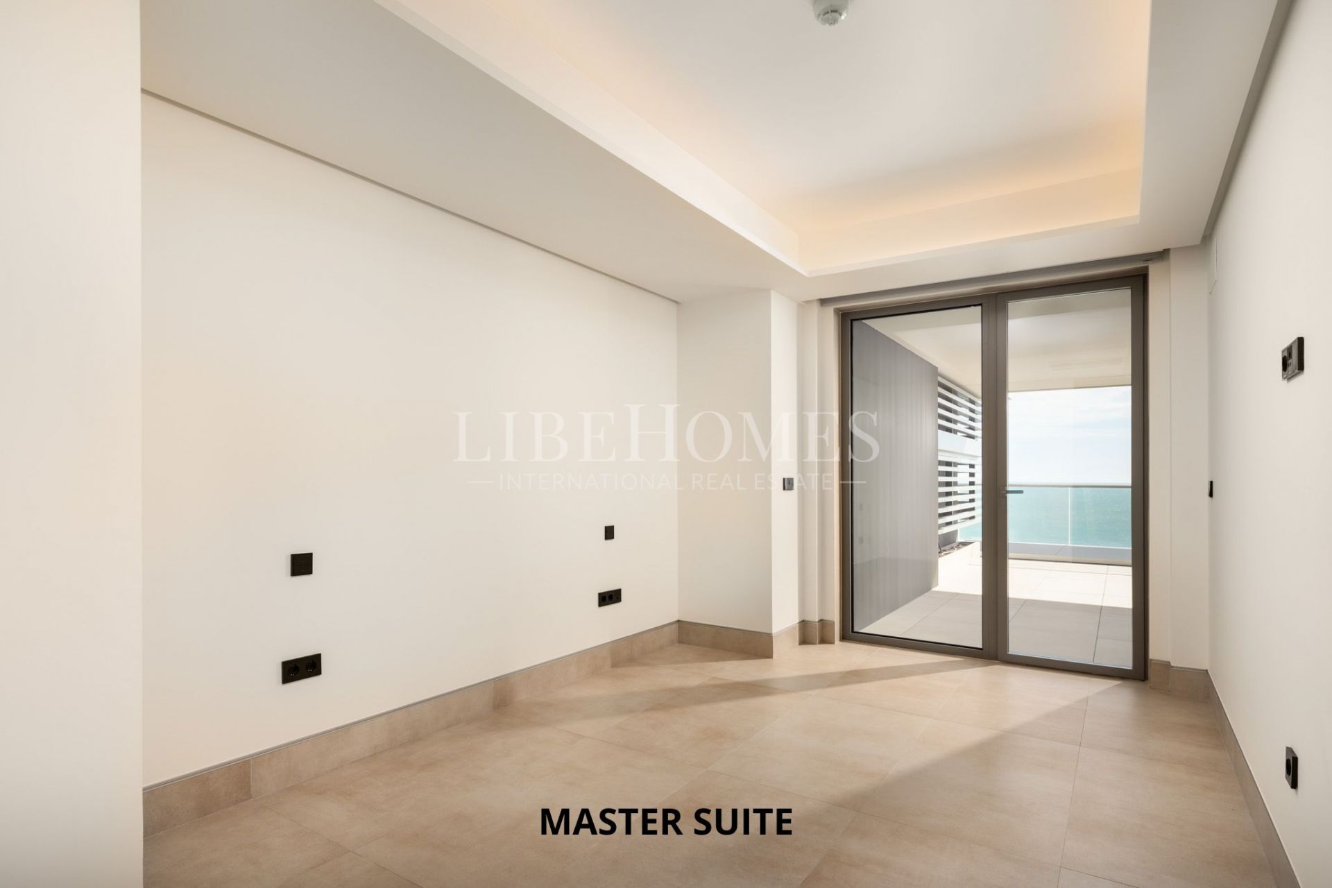 Brand new, luxury beachfront apartment for sale in Malaga city