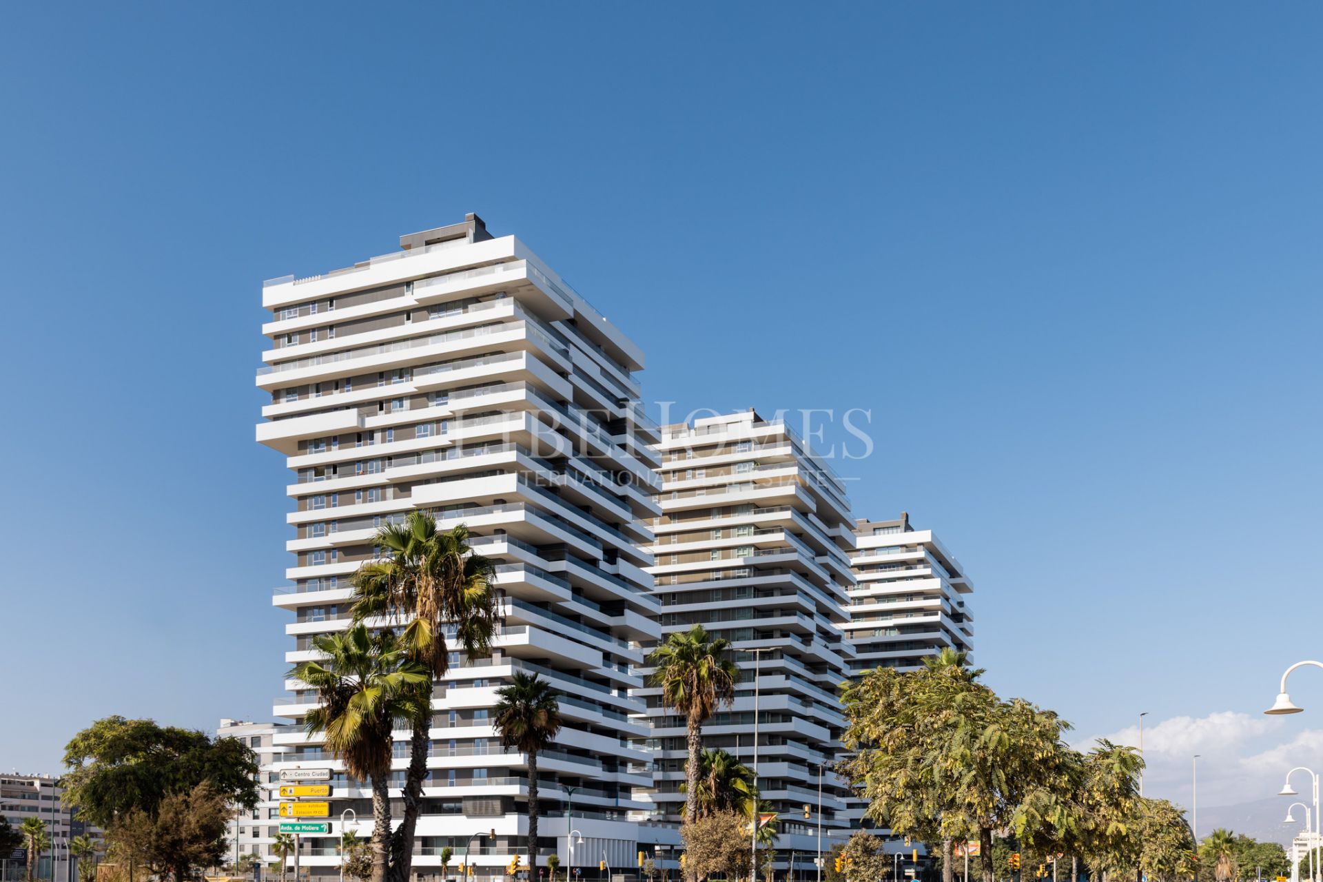 Brand new, luxury beachfront apartment for sale in Malaga city