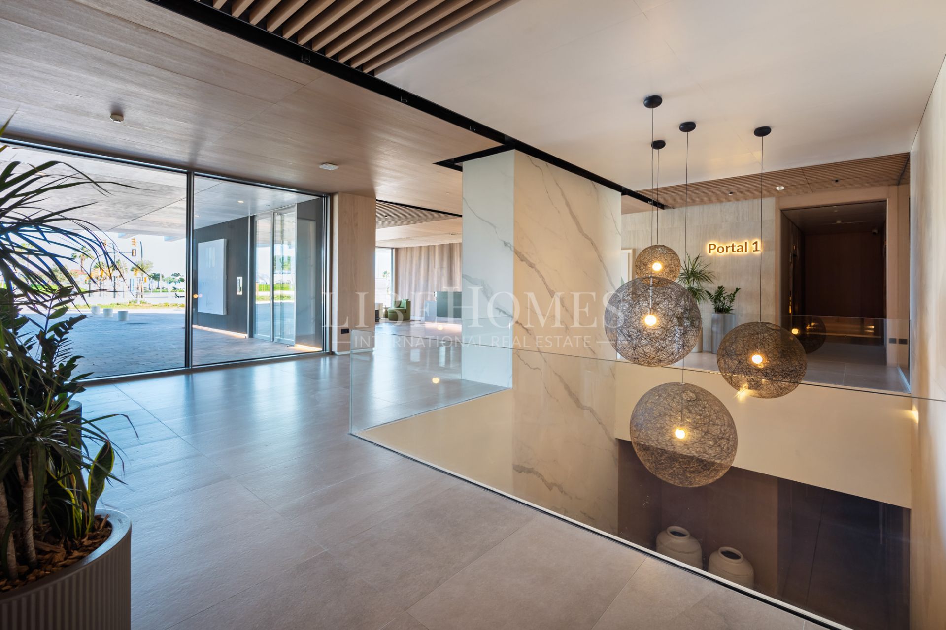 Brand new, luxury beachfront apartment for sale in Malaga city