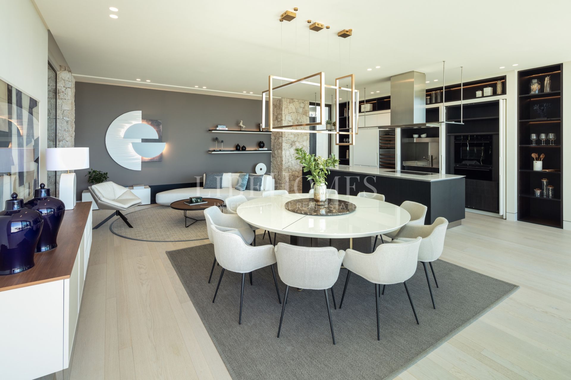 Villa moderna con increíbles vistas al mar en La Quinta, Benahavis