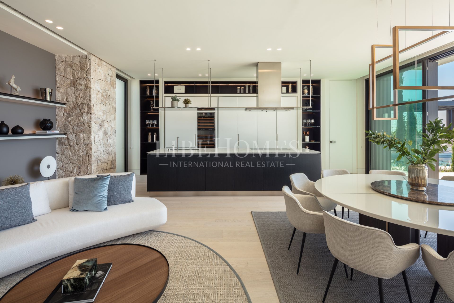 Villa moderna con increíbles vistas al mar en La Quinta, Benahavis