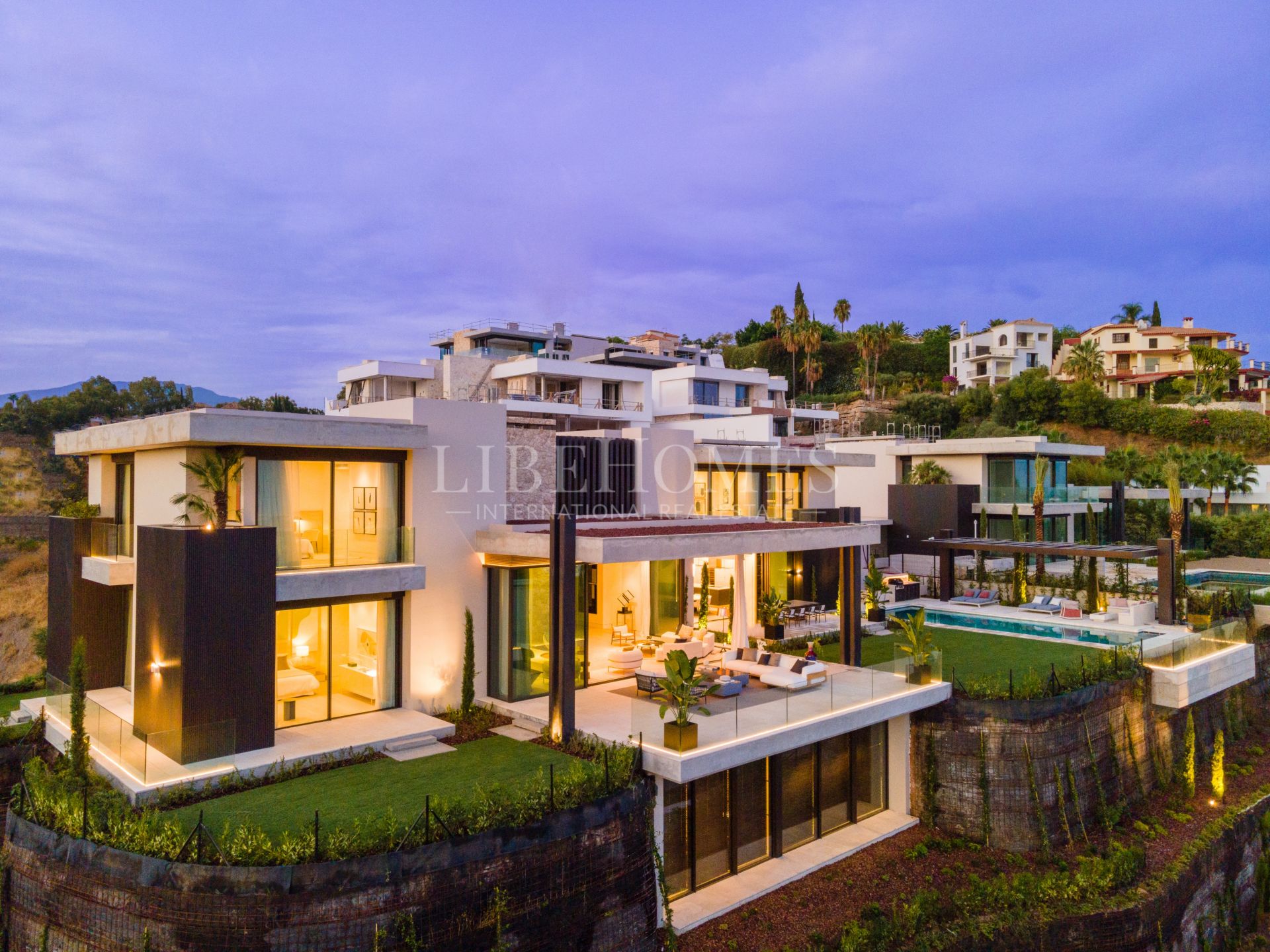 Villa moderna con increíbles vistas al mar en La Quinta, Benahavis
