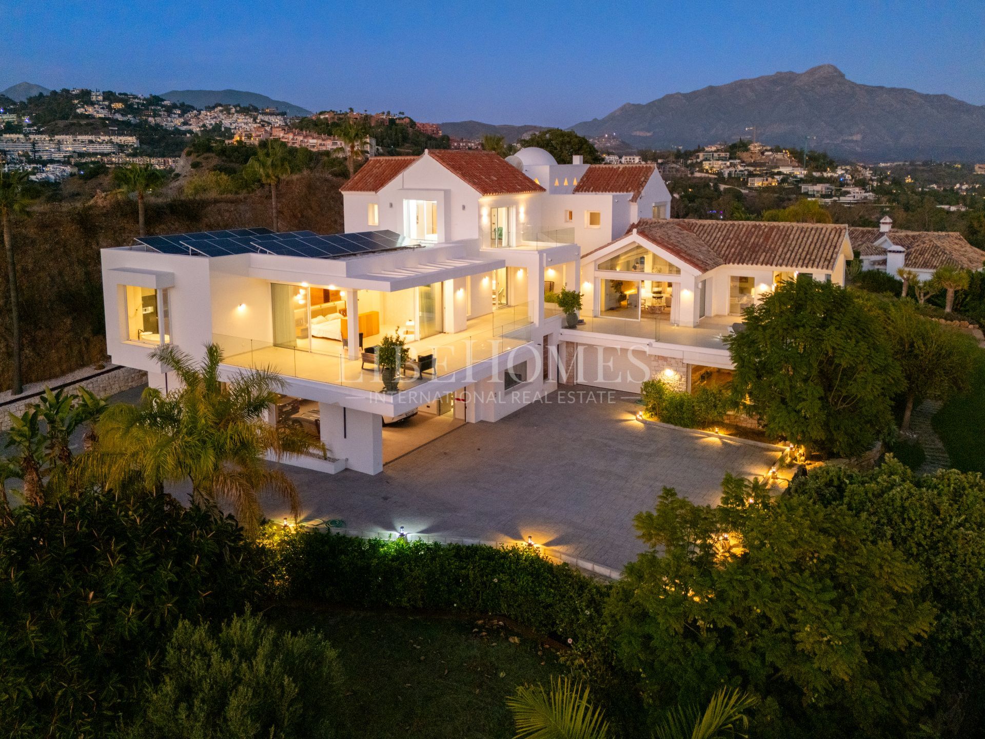 Villa de lujo, increíbles vistas al mar, Puerto del Almendro, Benahavís