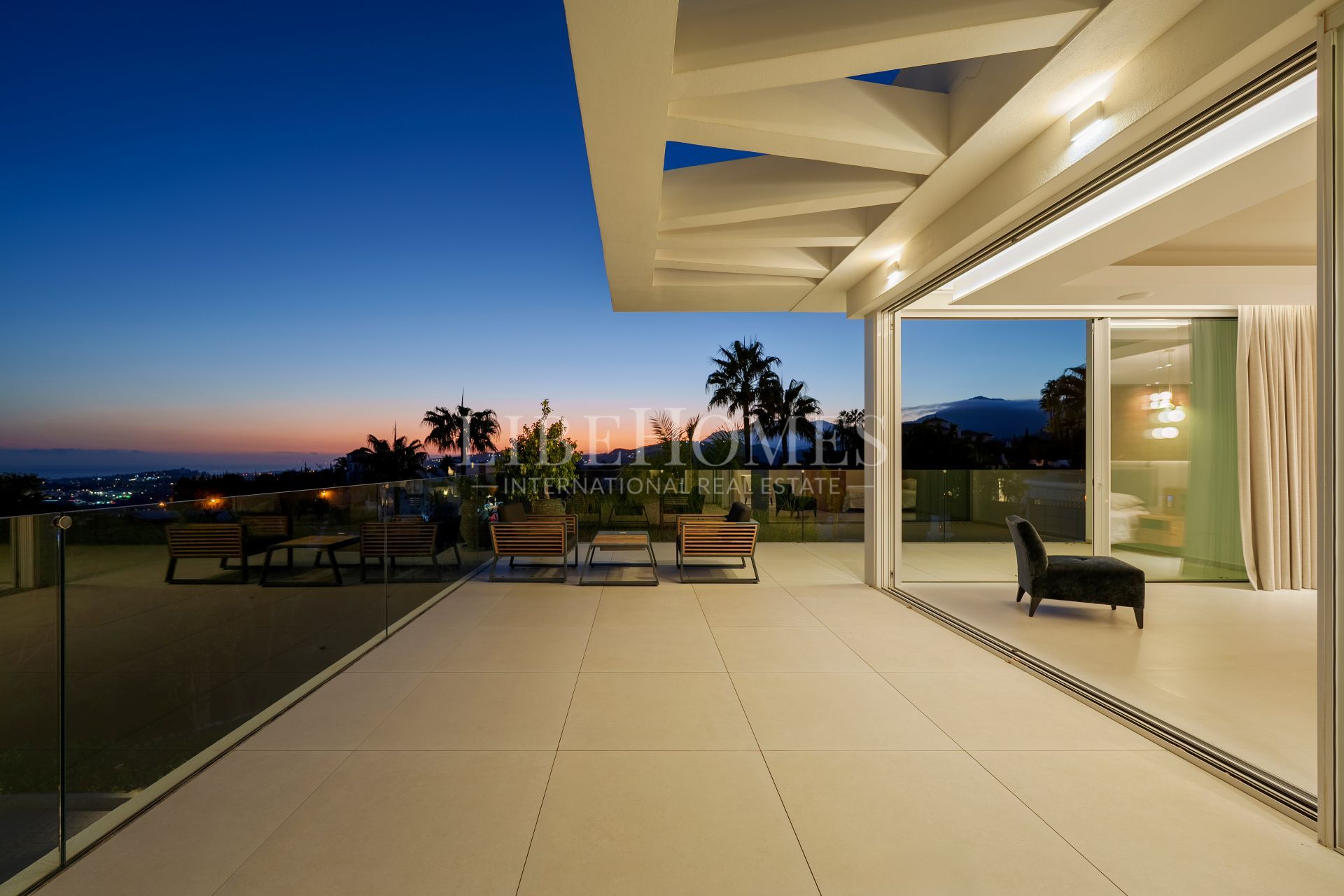 Villa de lujo, increíbles vistas al mar, Puerto del Almendro, Benahavís