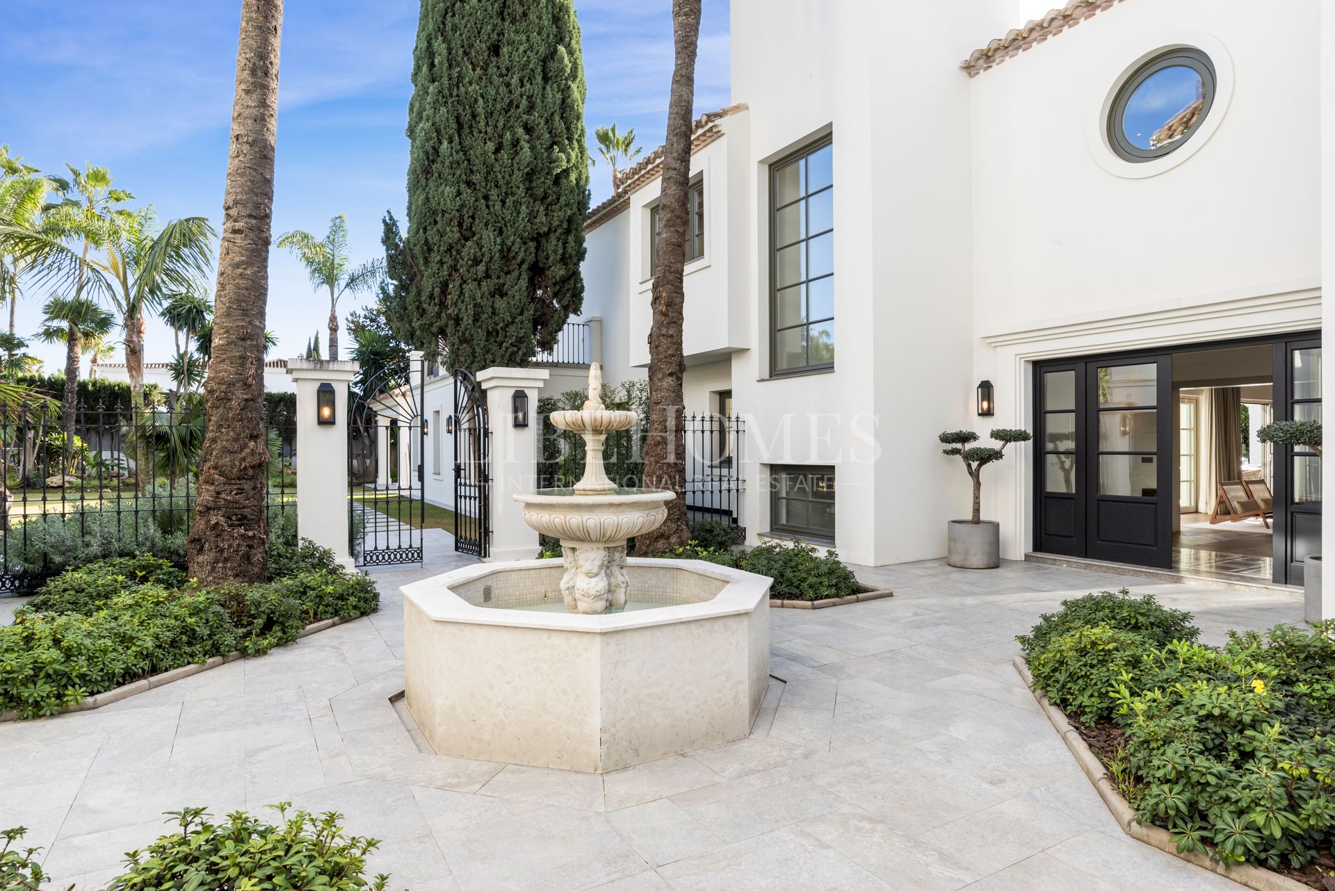 Andalusian luxury villa in the Golf Valley, Nueva Andalucia, Marbella