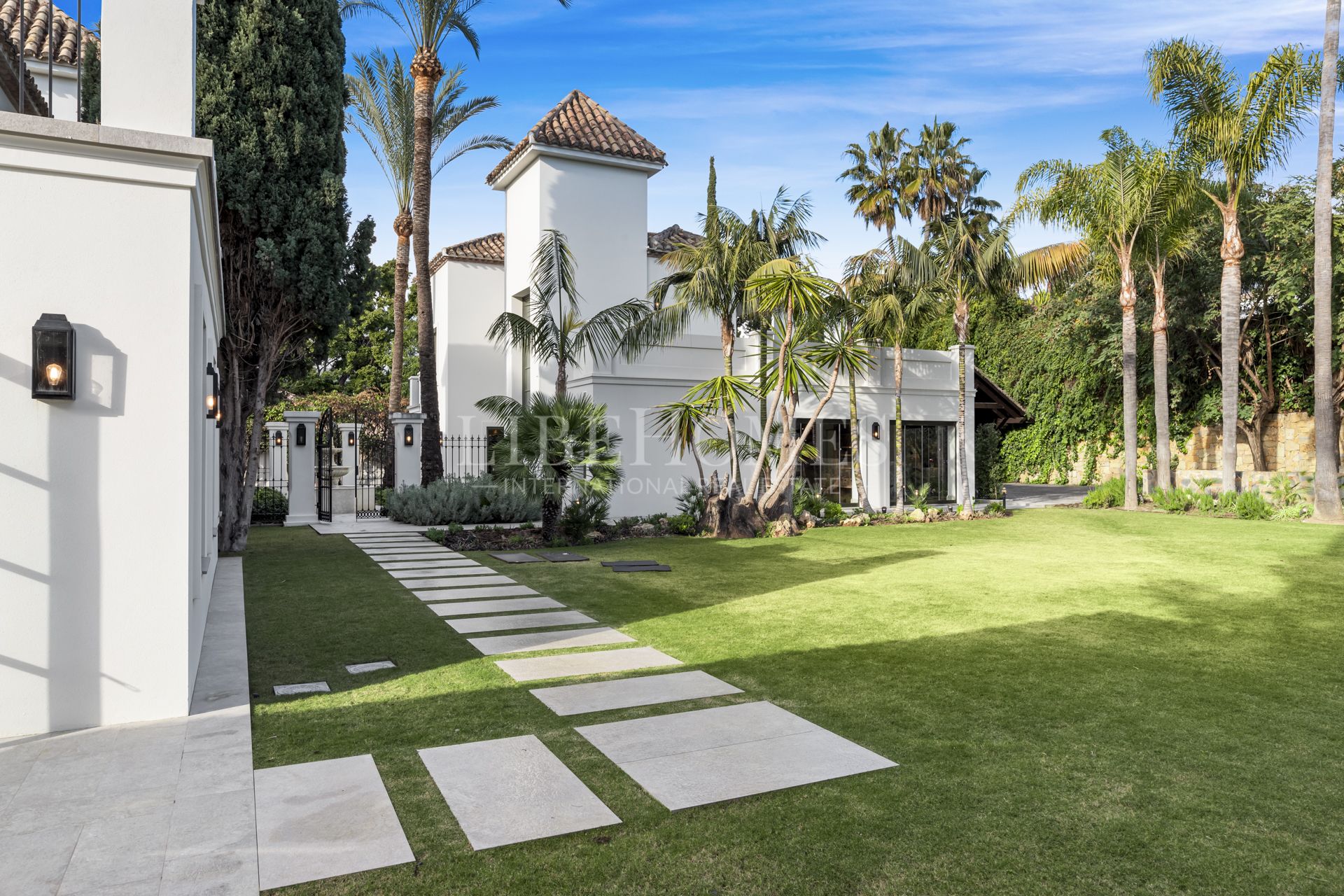 Andalusian luxury villa in the Golf Valley, Nueva Andalucia, Marbella