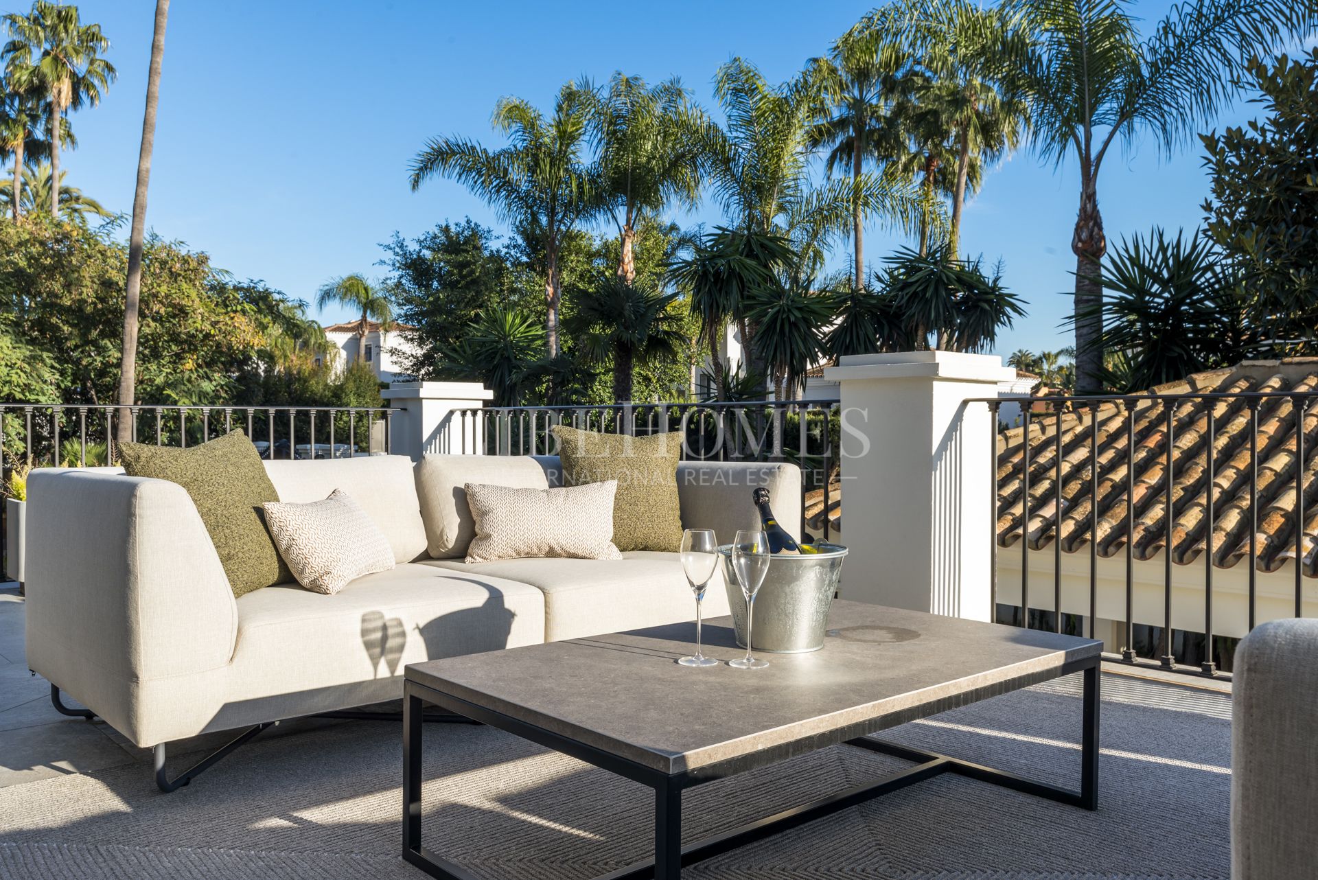 Andalusian luxury villa in the Golf Valley, Nueva Andalucia, Marbella