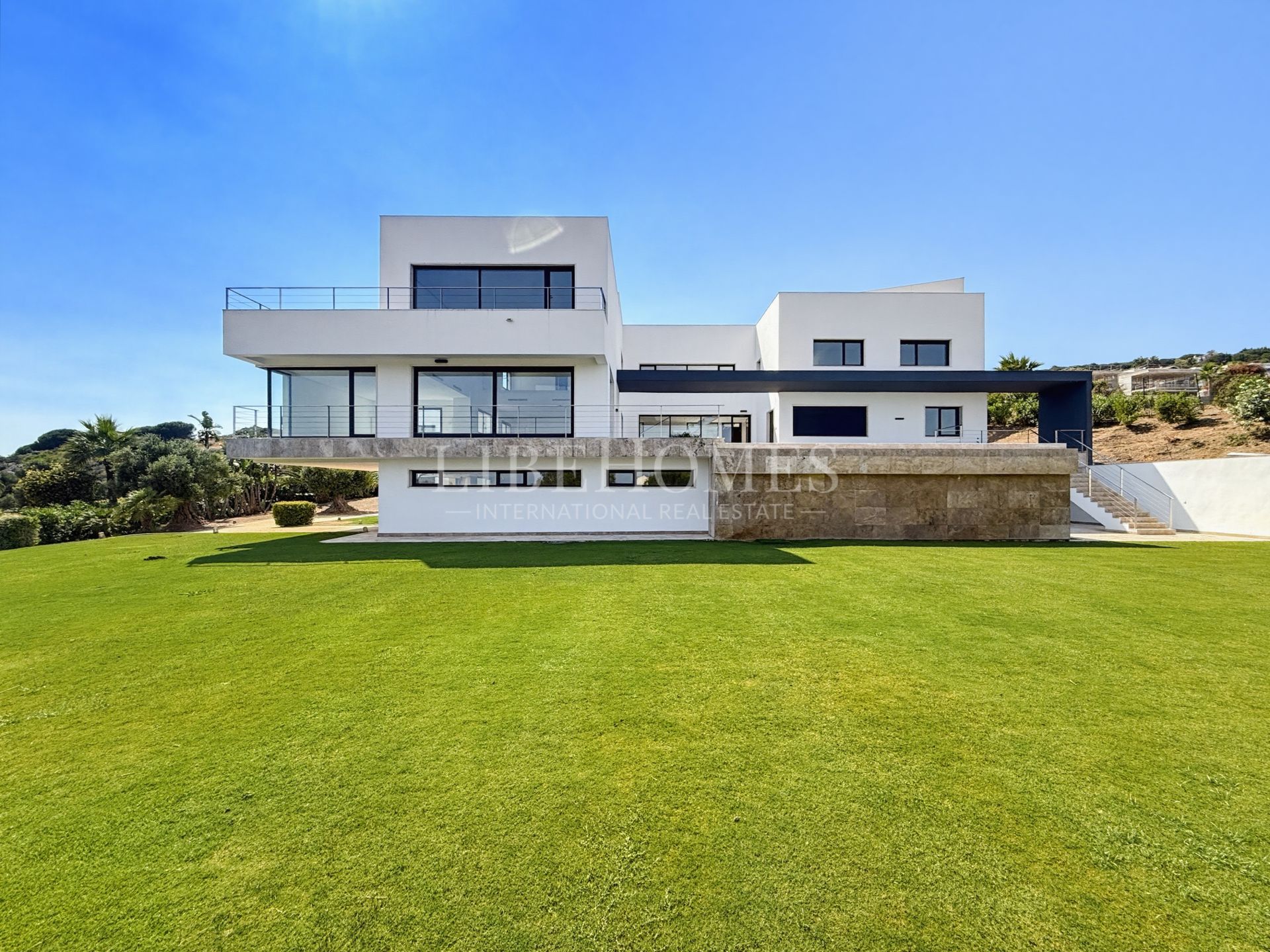 Modern villa with panoramic sea views in La Reserva, Sotogrande