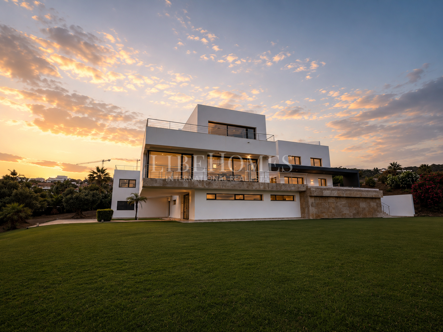 Modern villa with panoramic sea views in La Reserva, Sotogrande