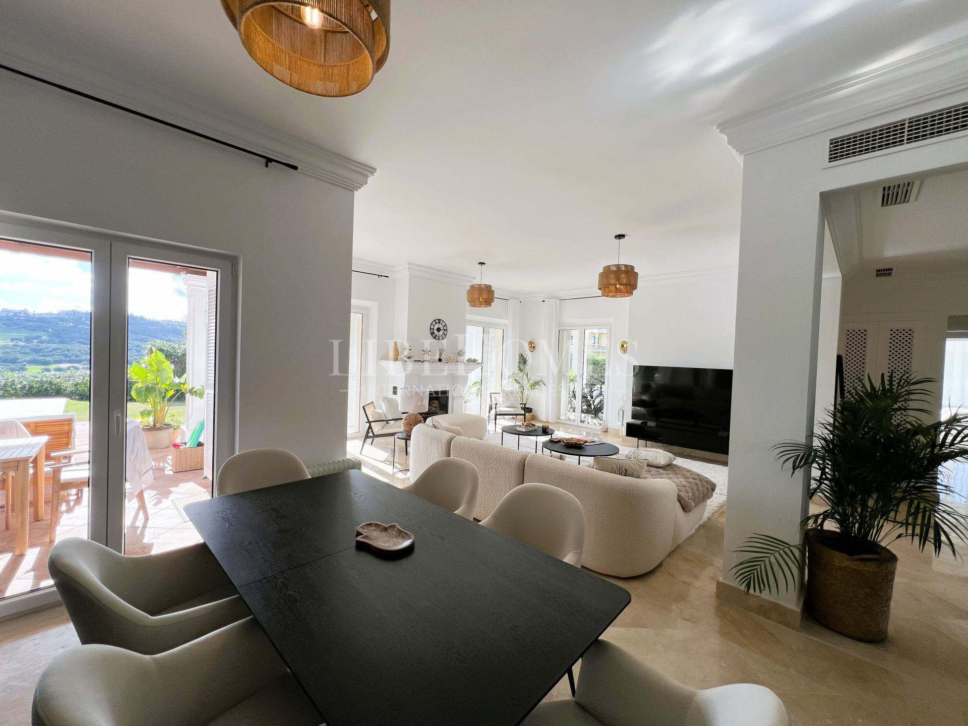 Villa andaluza con vistas panorámicas en exclusiva Zona G, Sotogrande