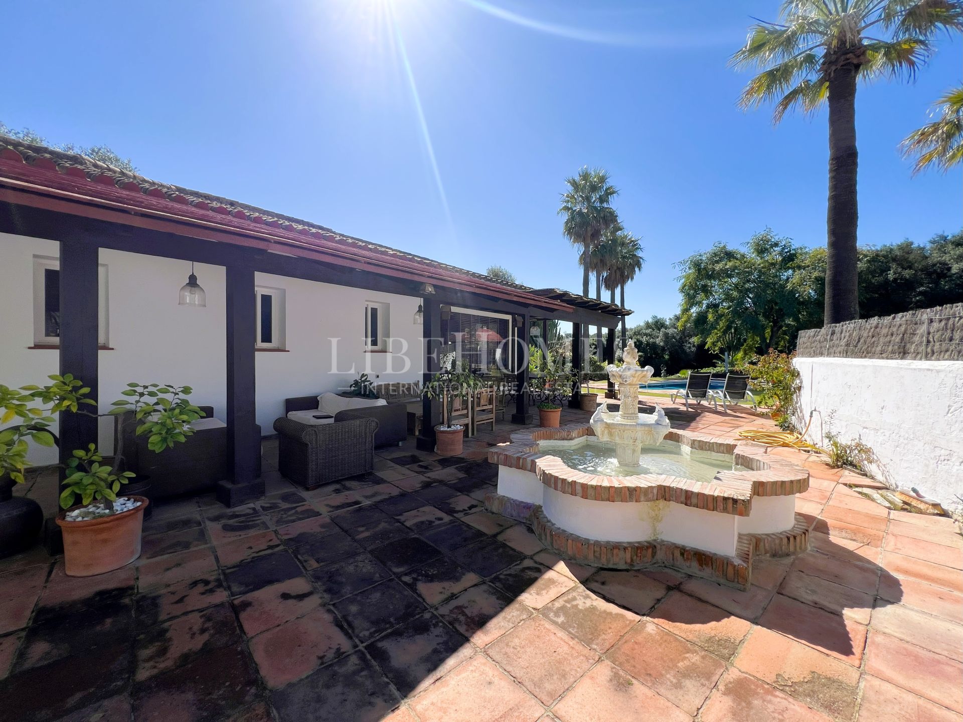 Preciosa villa de estilo colonial en Sotogrande Costa