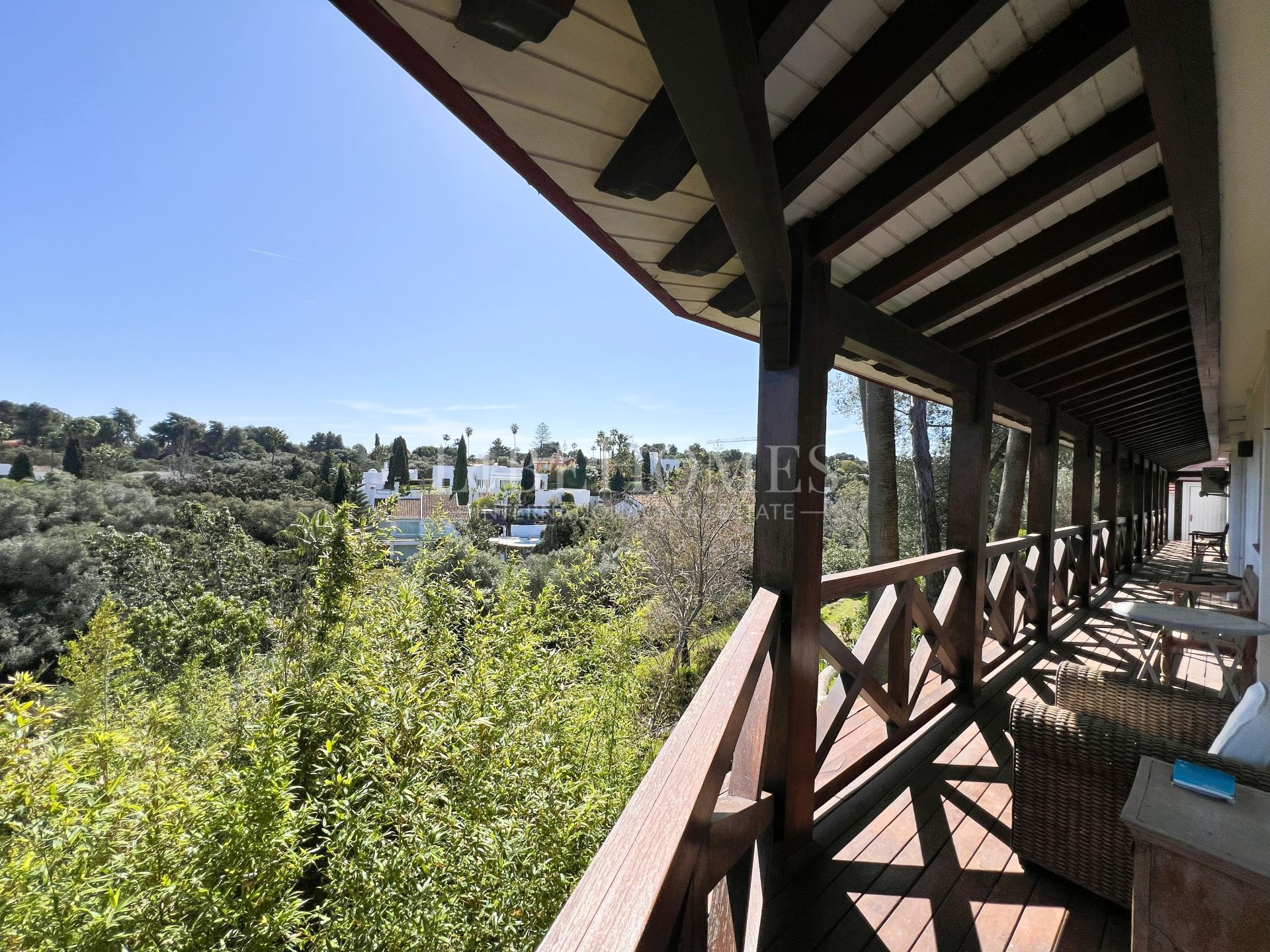 Preciosa villa de estilo colonial en Sotogrande Costa