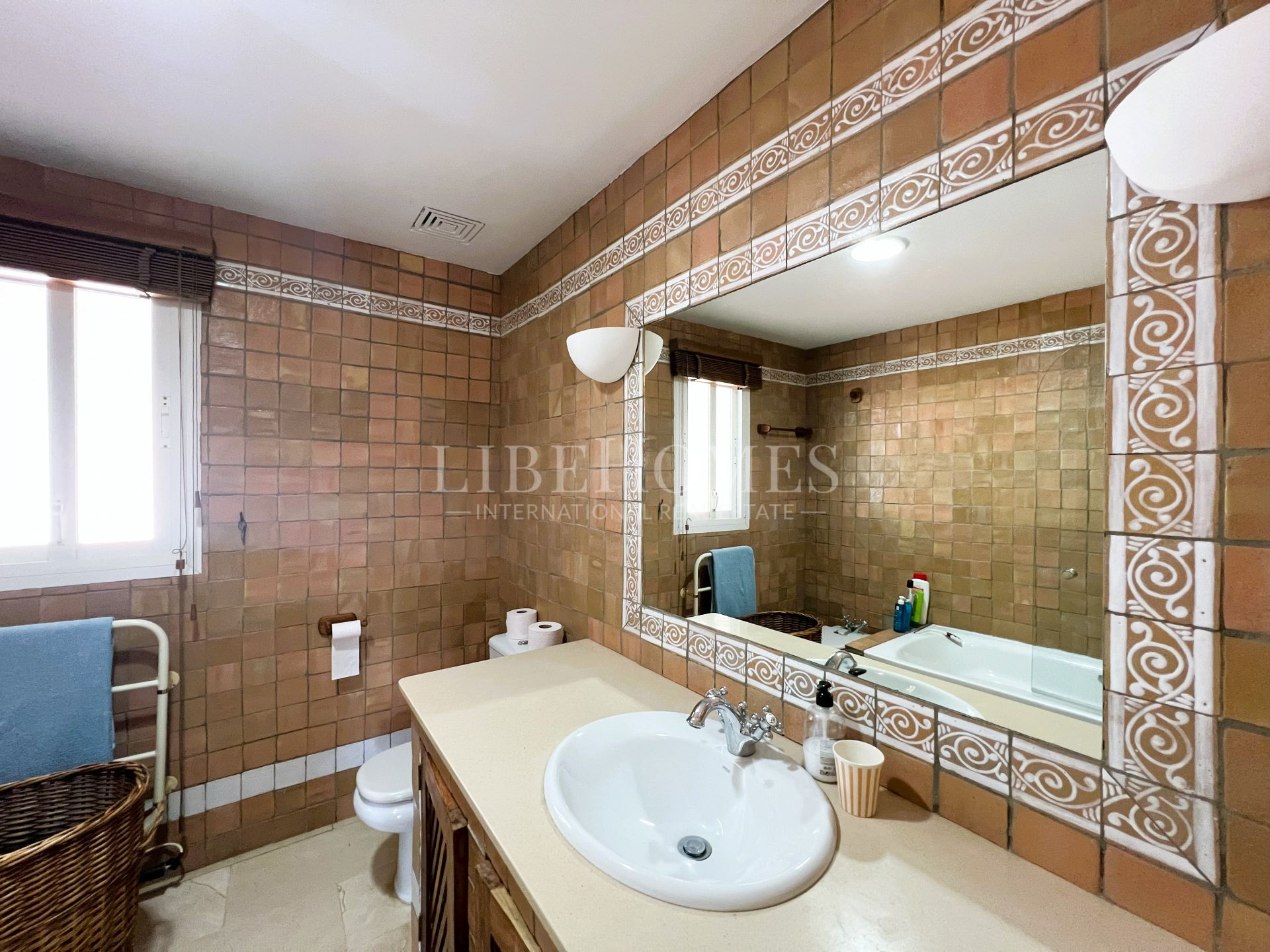 Preciosa villa de estilo colonial en Sotogrande Costa