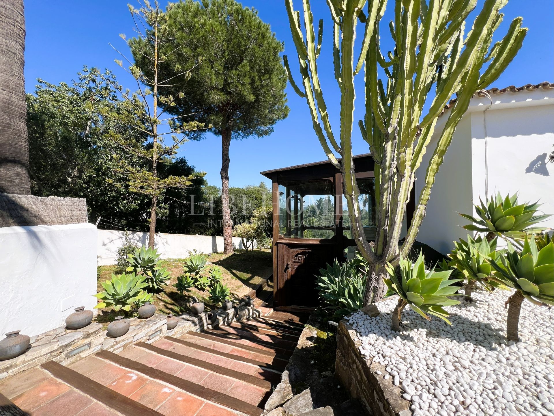 Preciosa villa de estilo colonial en Sotogrande Costa