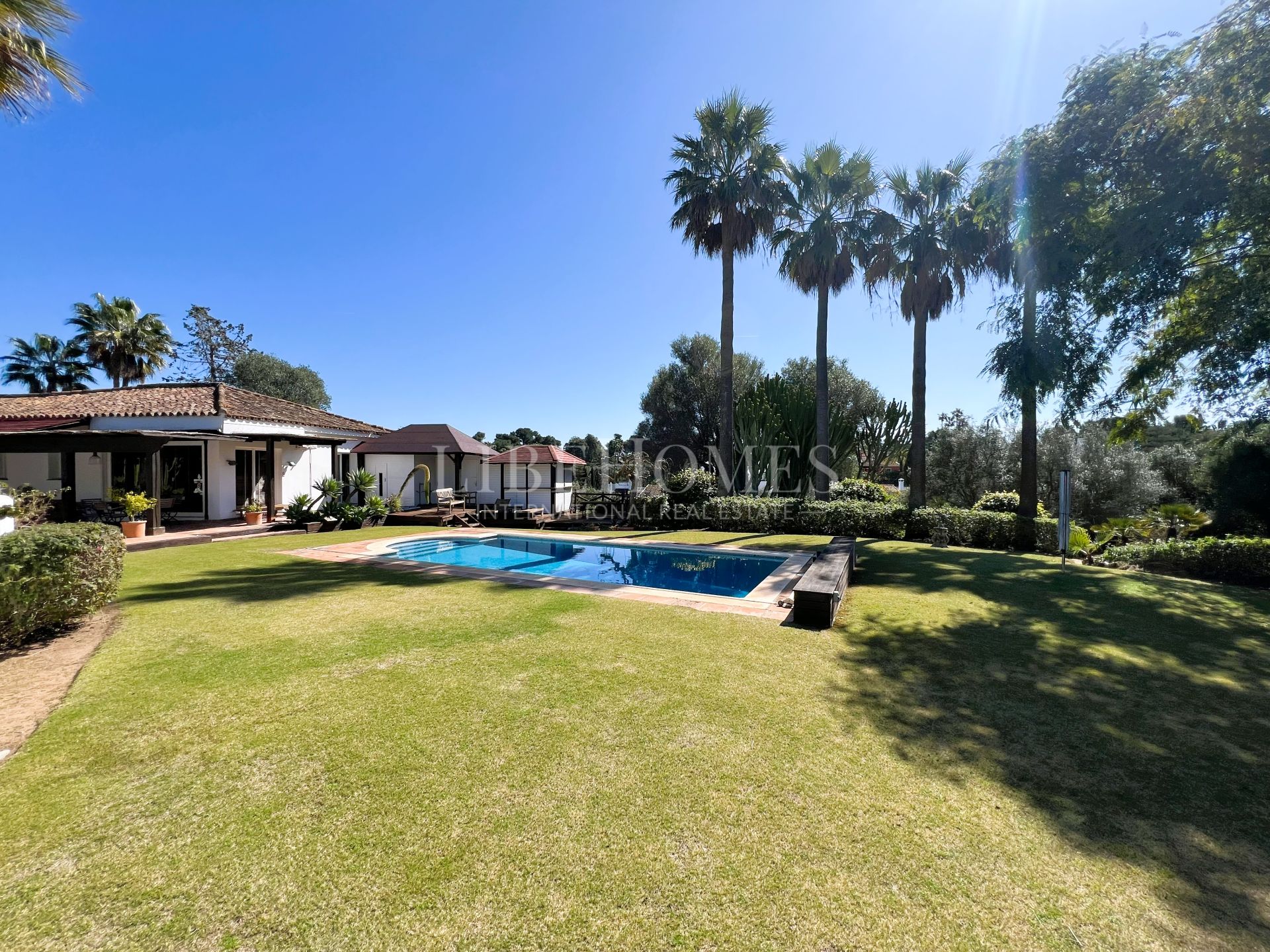 Preciosa villa de estilo colonial en Sotogrande Costa