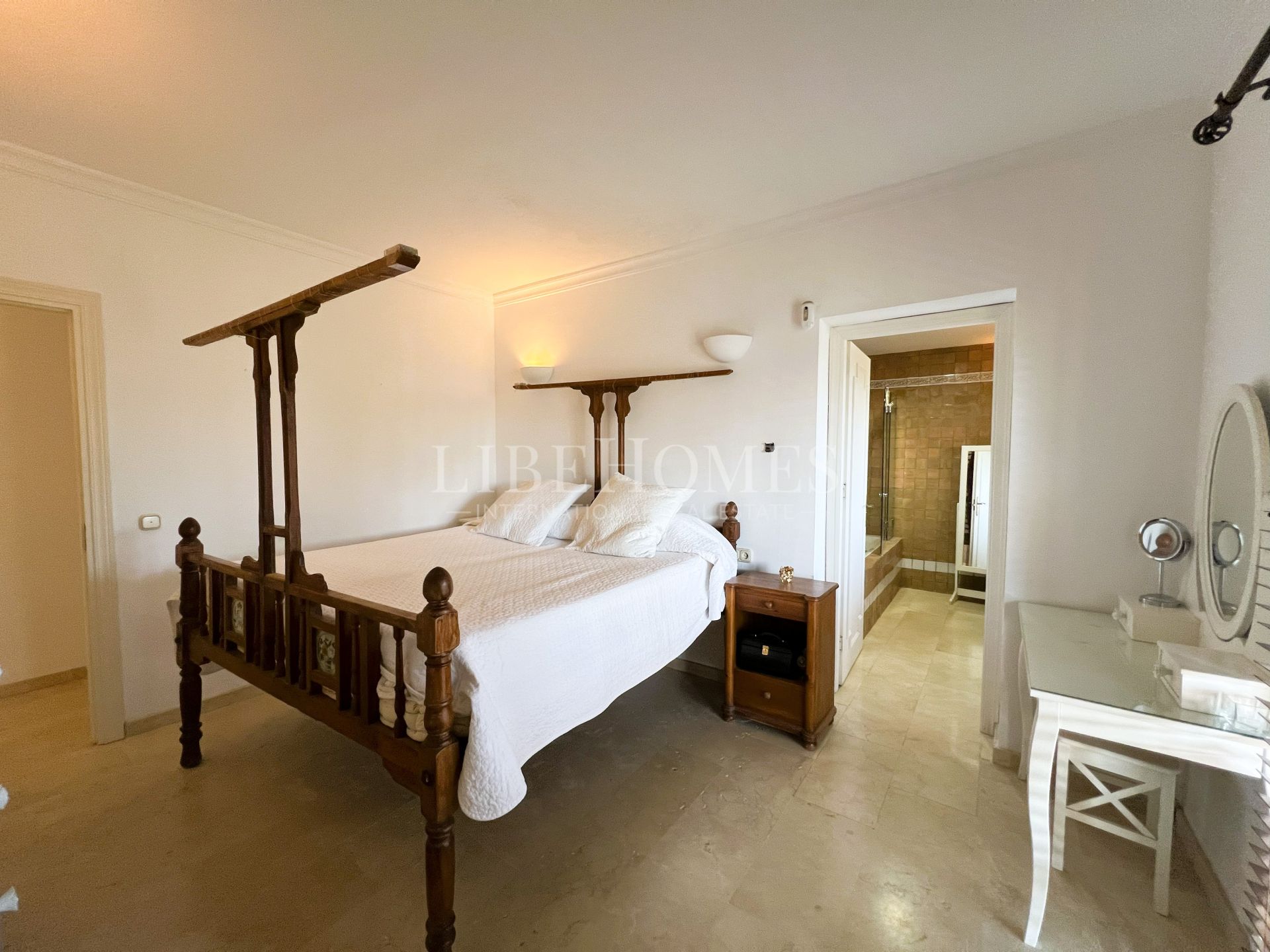 Preciosa villa de estilo colonial en Sotogrande Costa