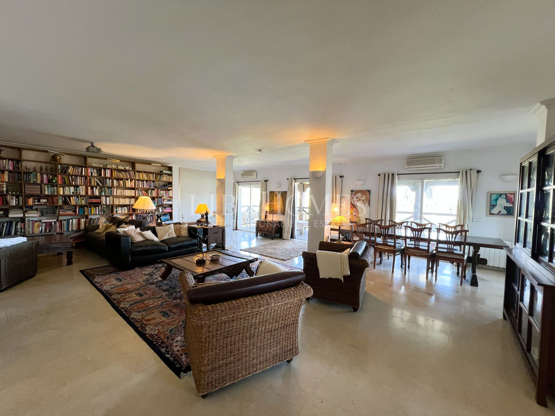 Preciosa villa de estilo colonial en Sotogrande Costa