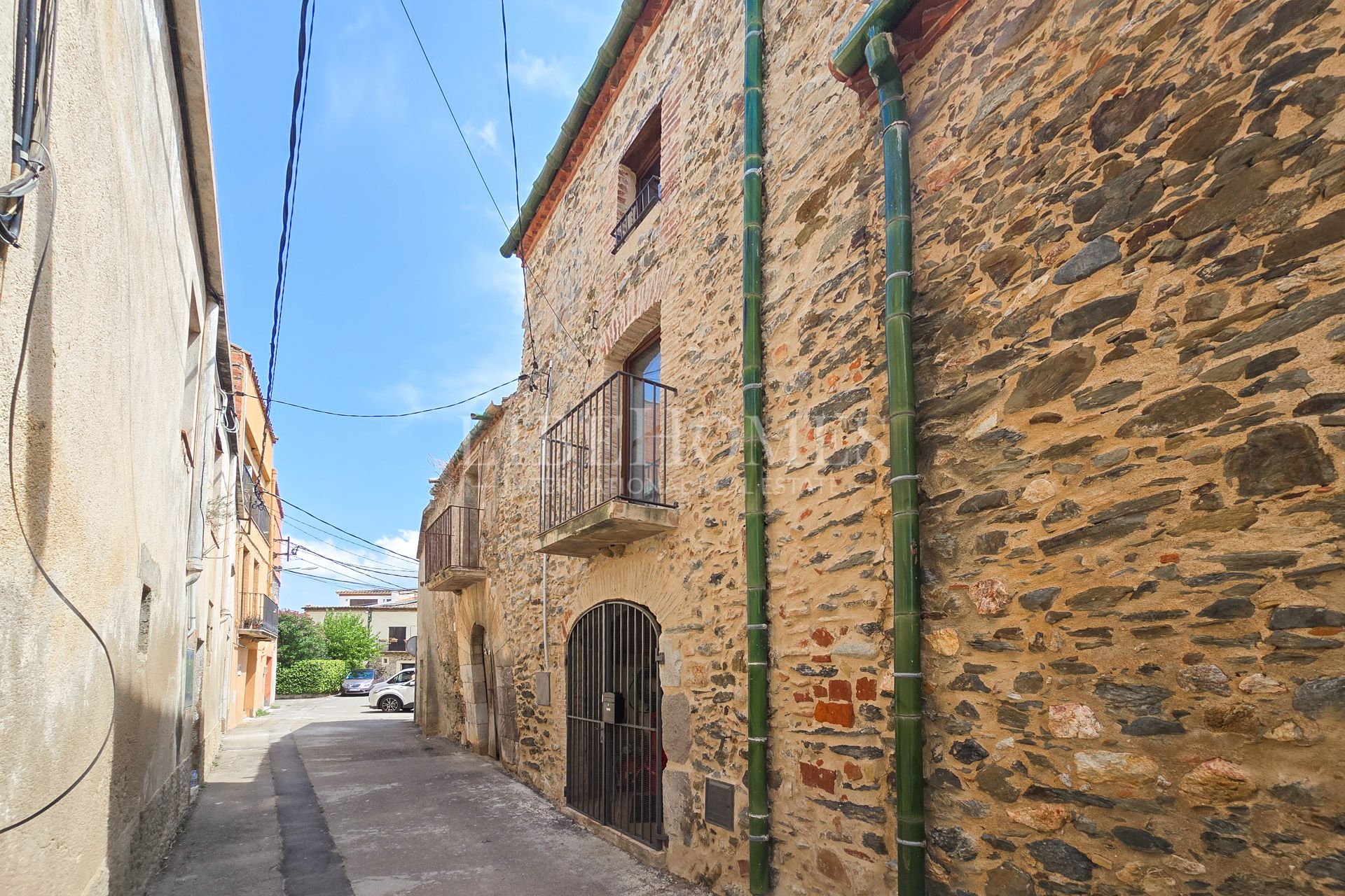 Fully renovated stone house in Garriguella village, in Costa Brava
