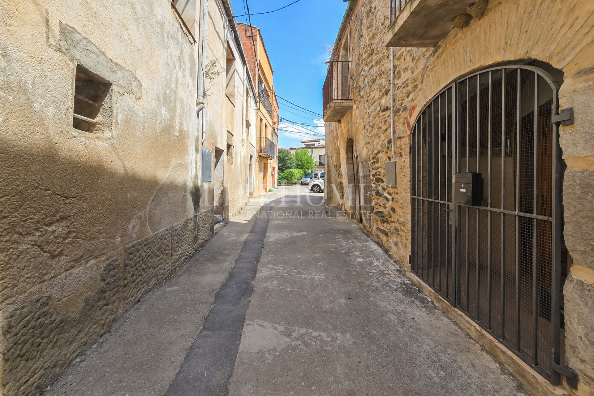 Fully renovated stone house in Garriguella village, in Costa Brava