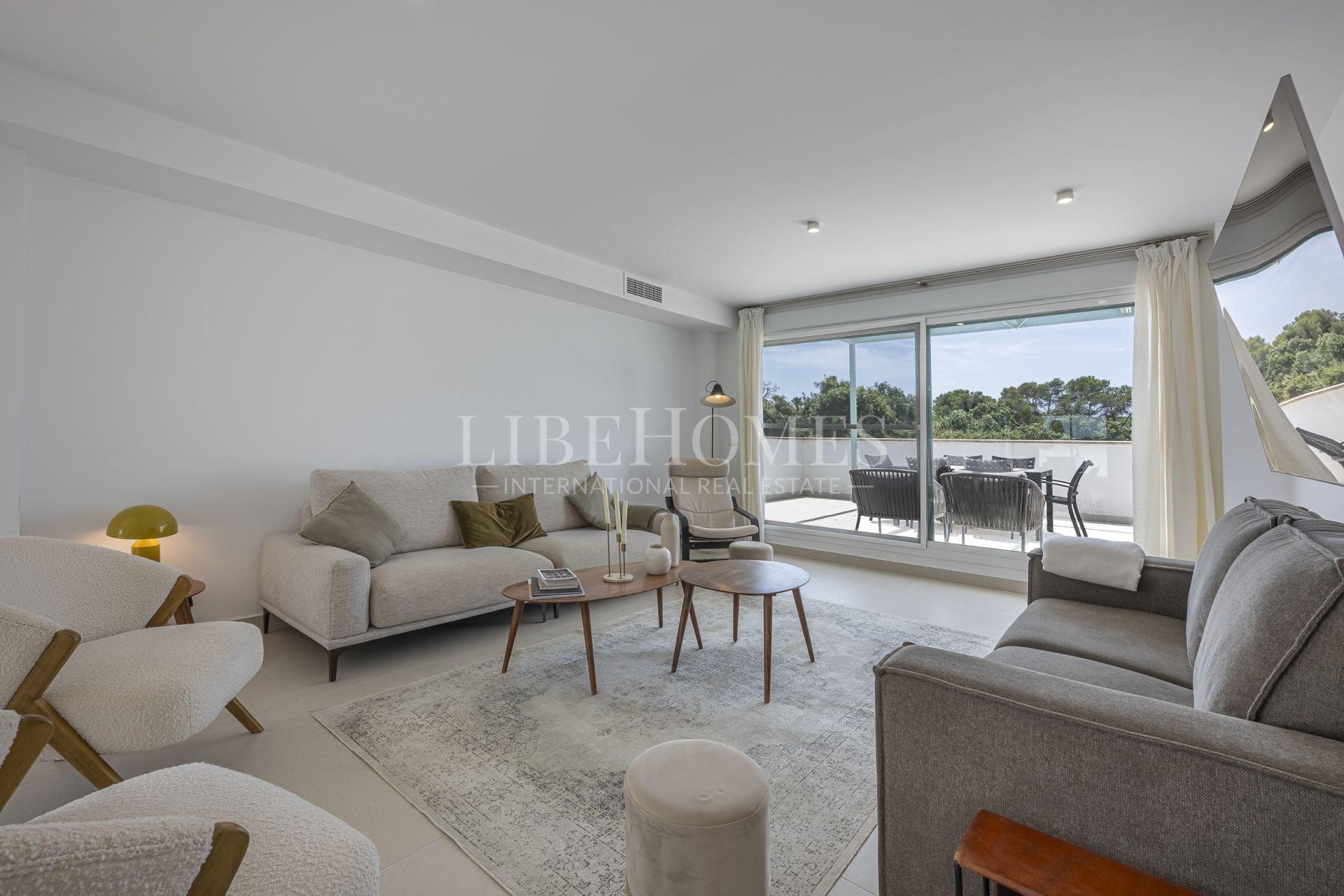 Modern penthouse in the exclusive gated complex La Reserva, Sotogrande