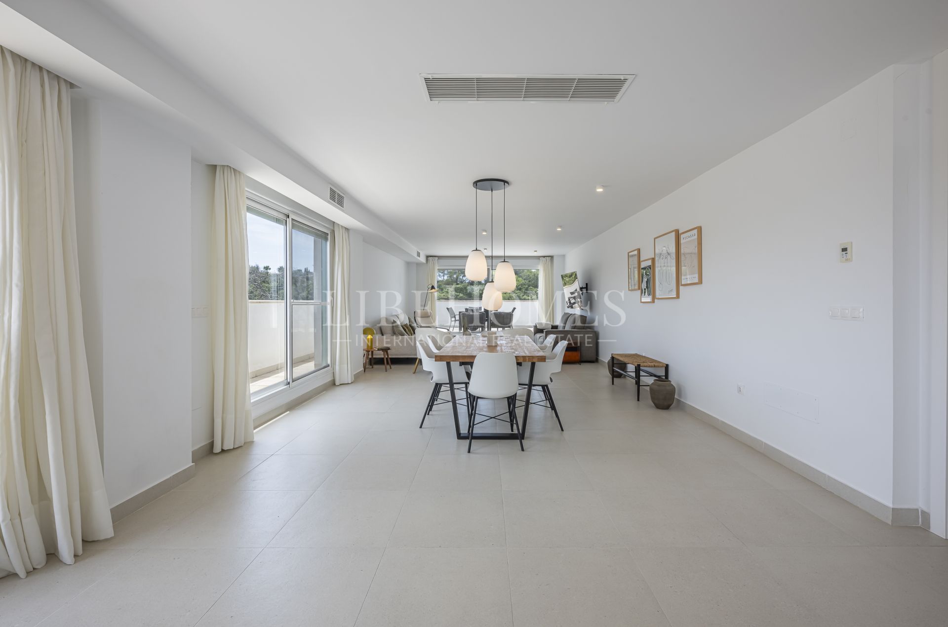 Modern penthouse in the exclusive gated complex La Reserva, Sotogrande