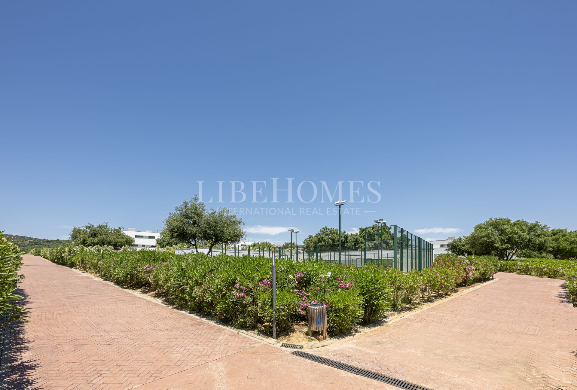 Modern penthouse in the exclusive gated complex La Reserva, Sotogrande