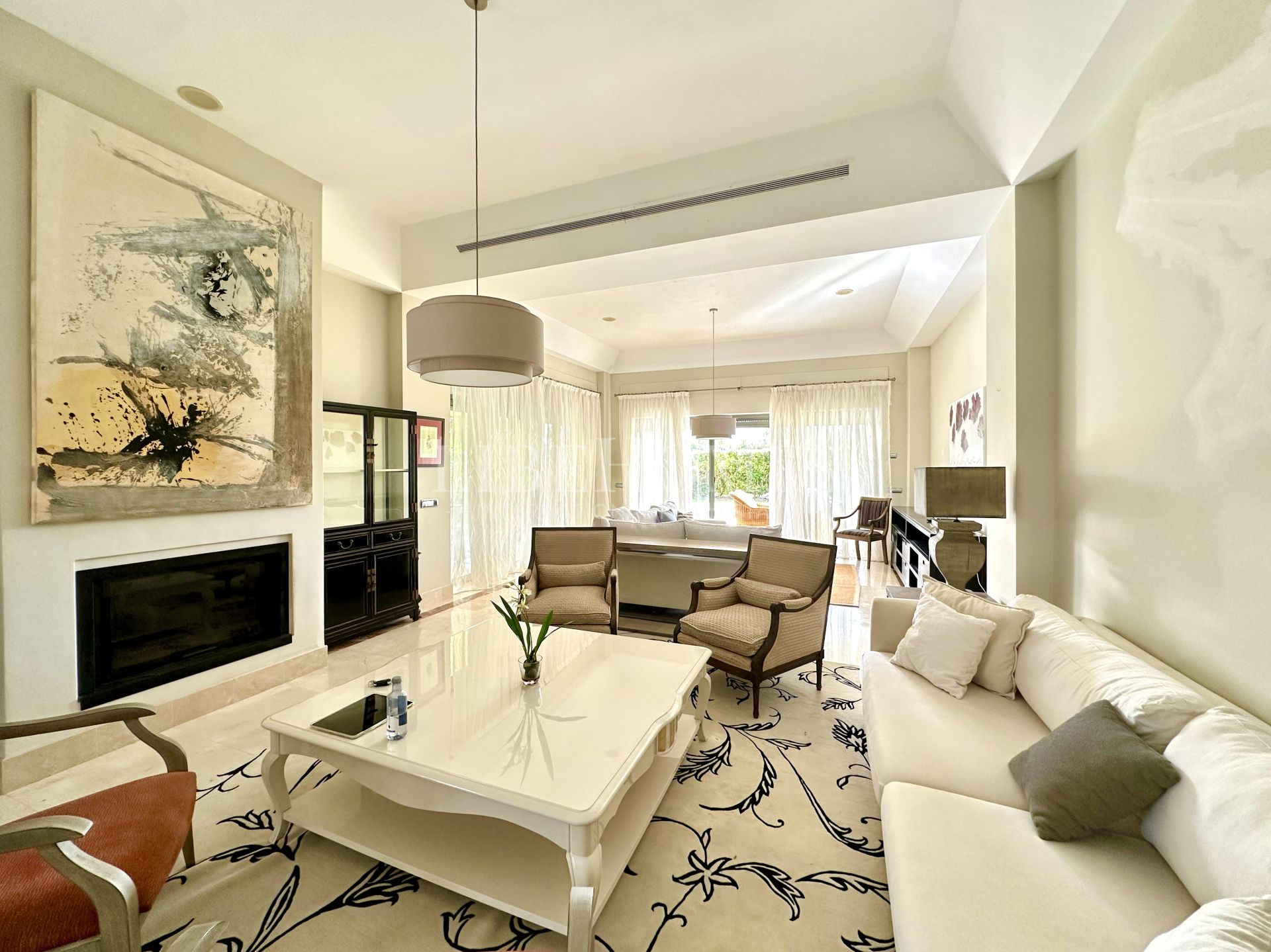 Apartment with private garden and pool in La Marina de Sotogrande