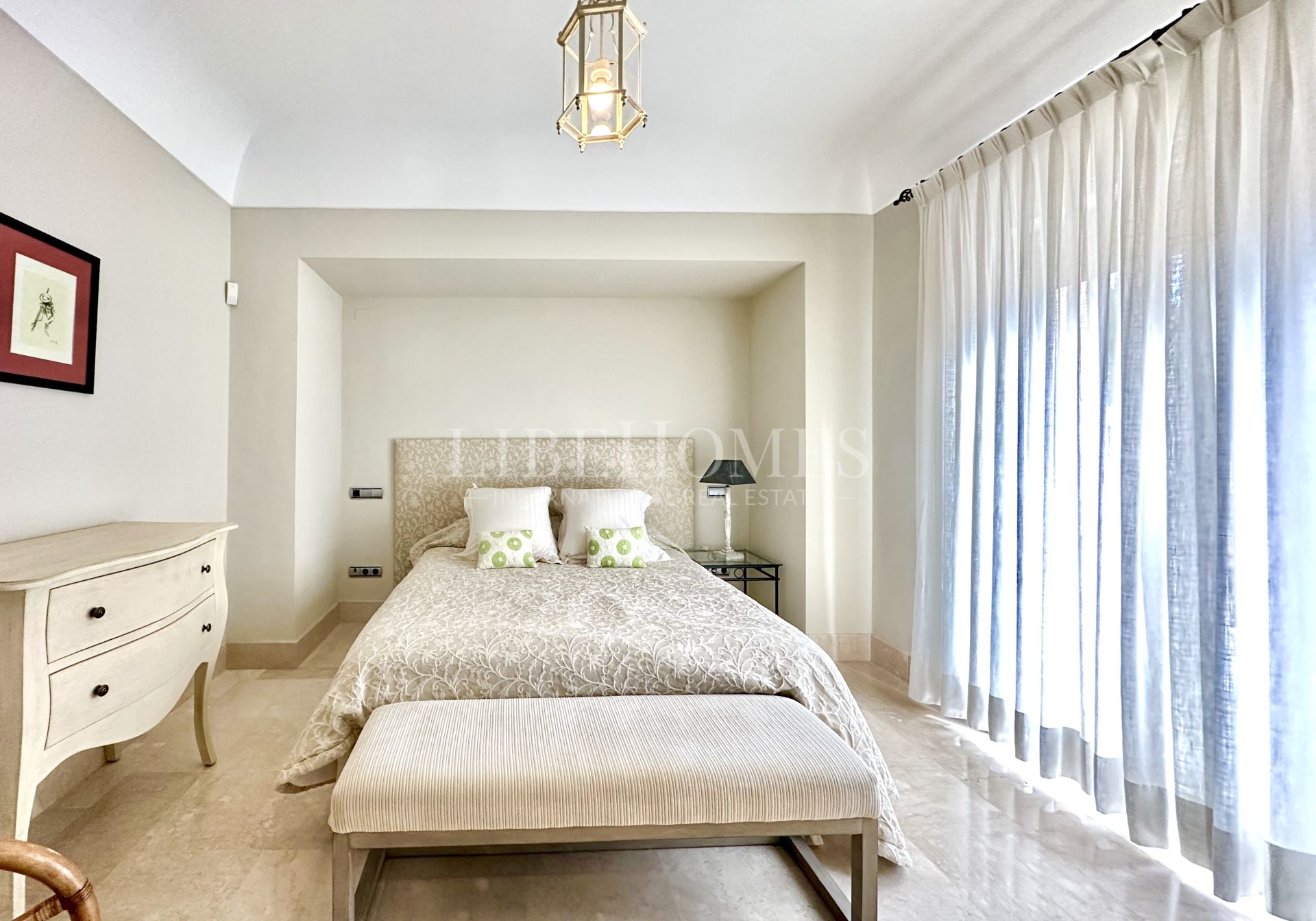 Apartment with private garden and pool in La Marina de Sotogrande