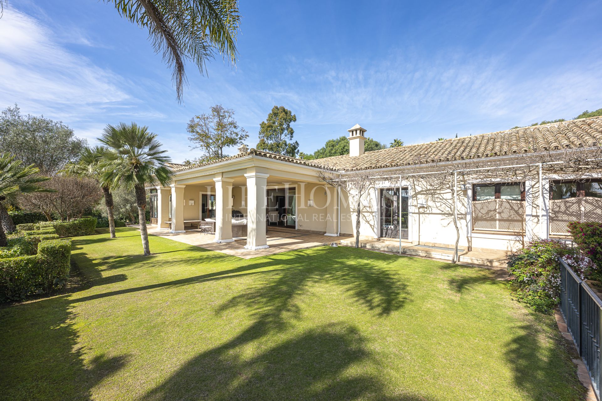 Preciosa villa andaluza en la prestigiosa Zona F de Sotogrande