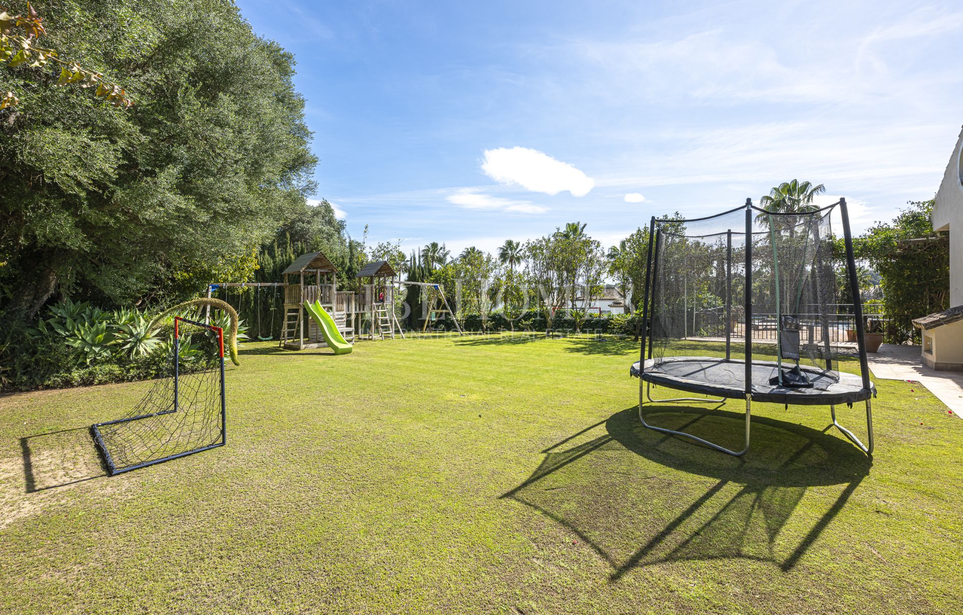 Preciosa villa andaluza en la prestigiosa Zona F de Sotogrande