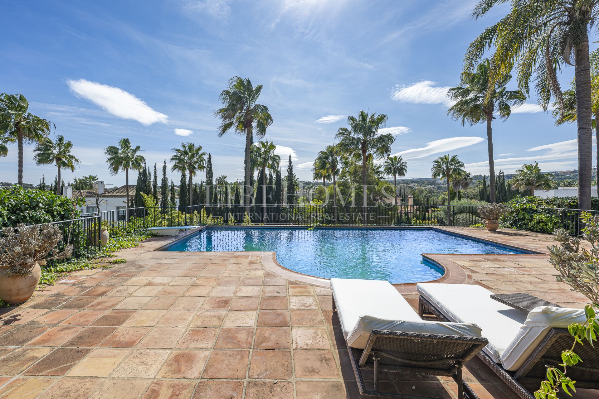 Preciosa villa andaluza en la prestigiosa Zona F de Sotogrande