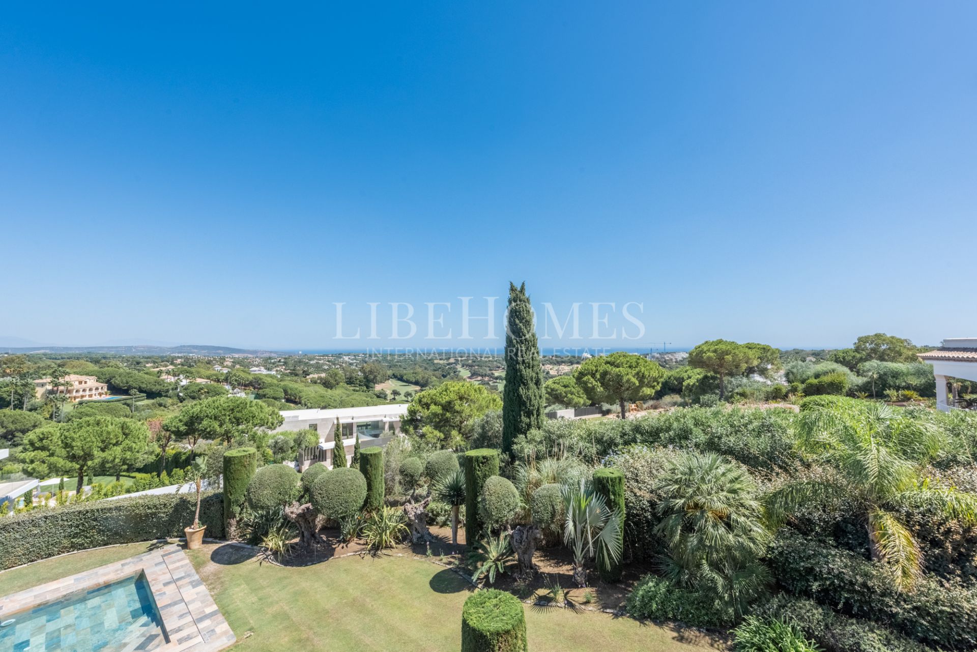 Magnífica villa con vistas panorámicas en Almenara, Sotogrande Alto