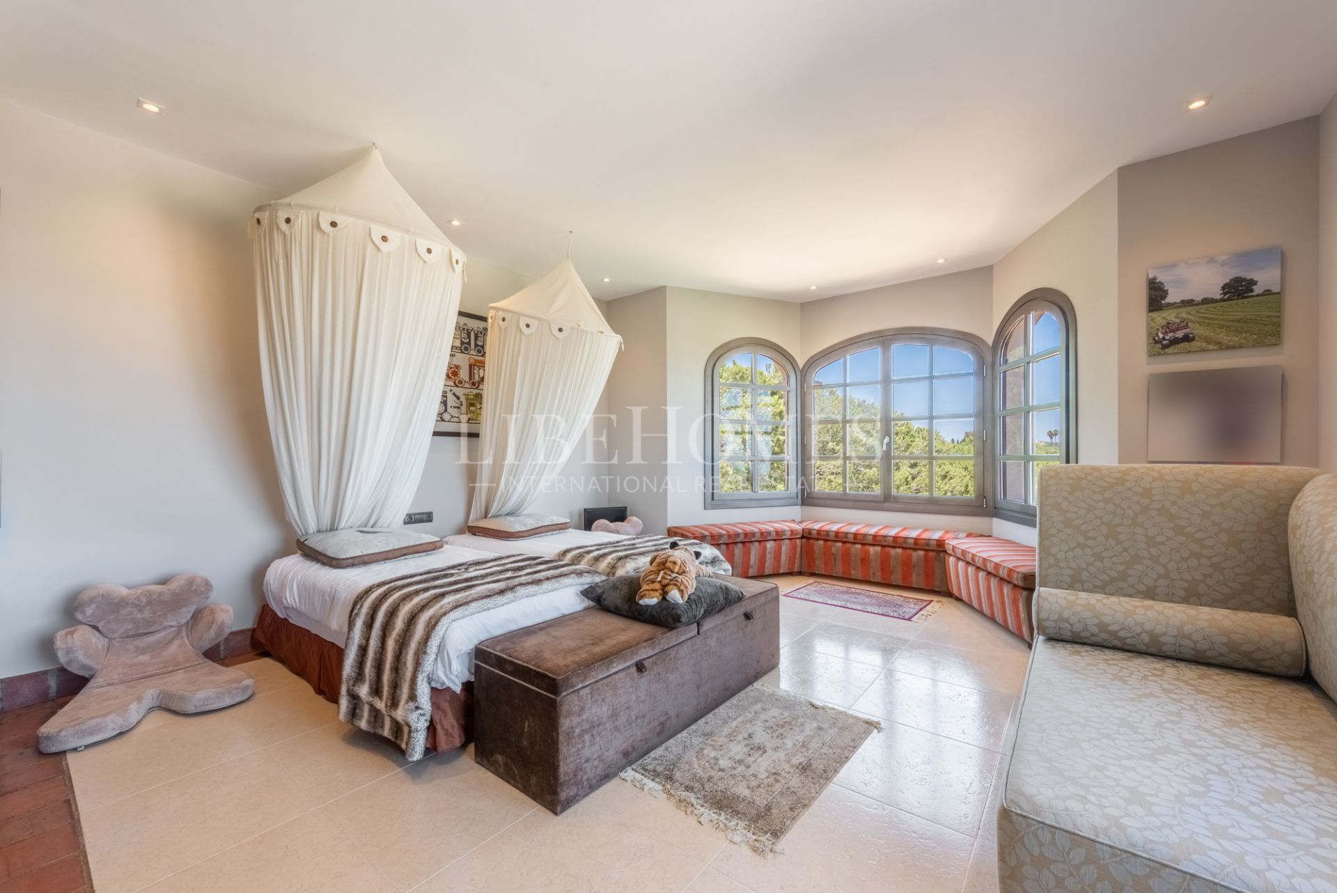 Magnífica villa con vistas panorámicas en Almenara, Sotogrande Alto