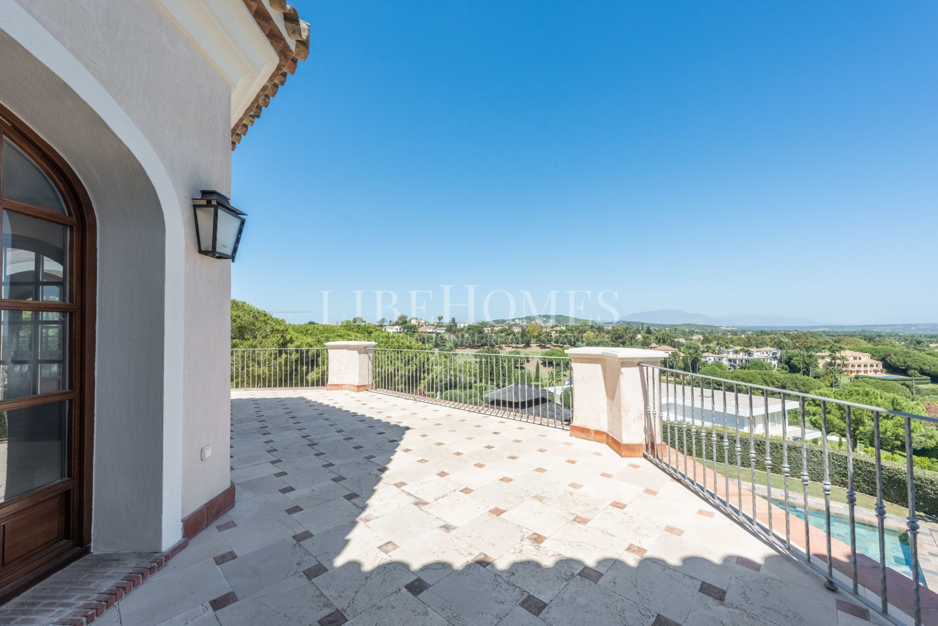 Magnífica villa con vistas panorámicas en Almenara, Sotogrande Alto