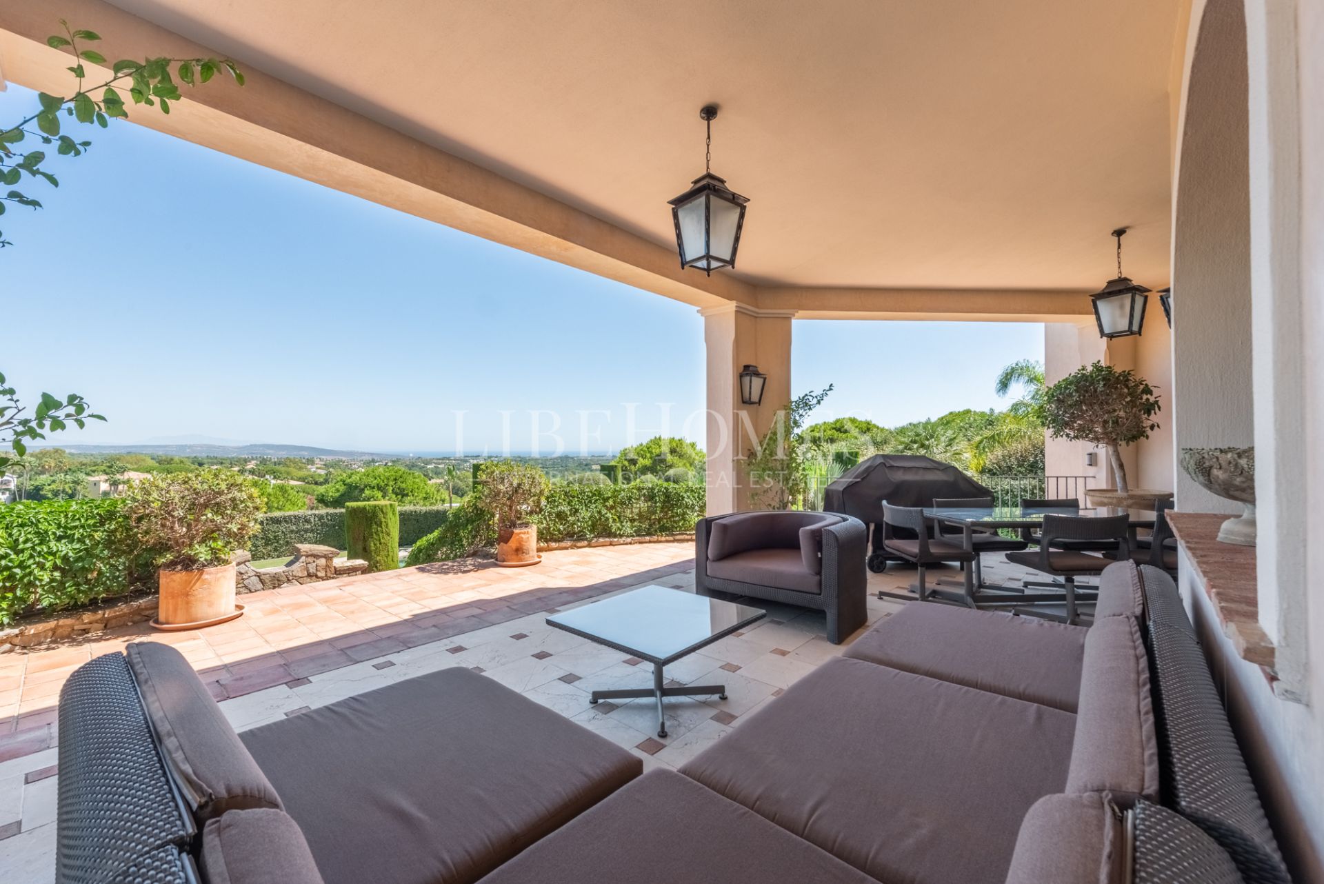Magnífica villa con vistas panorámicas en Almenara, Sotogrande Alto