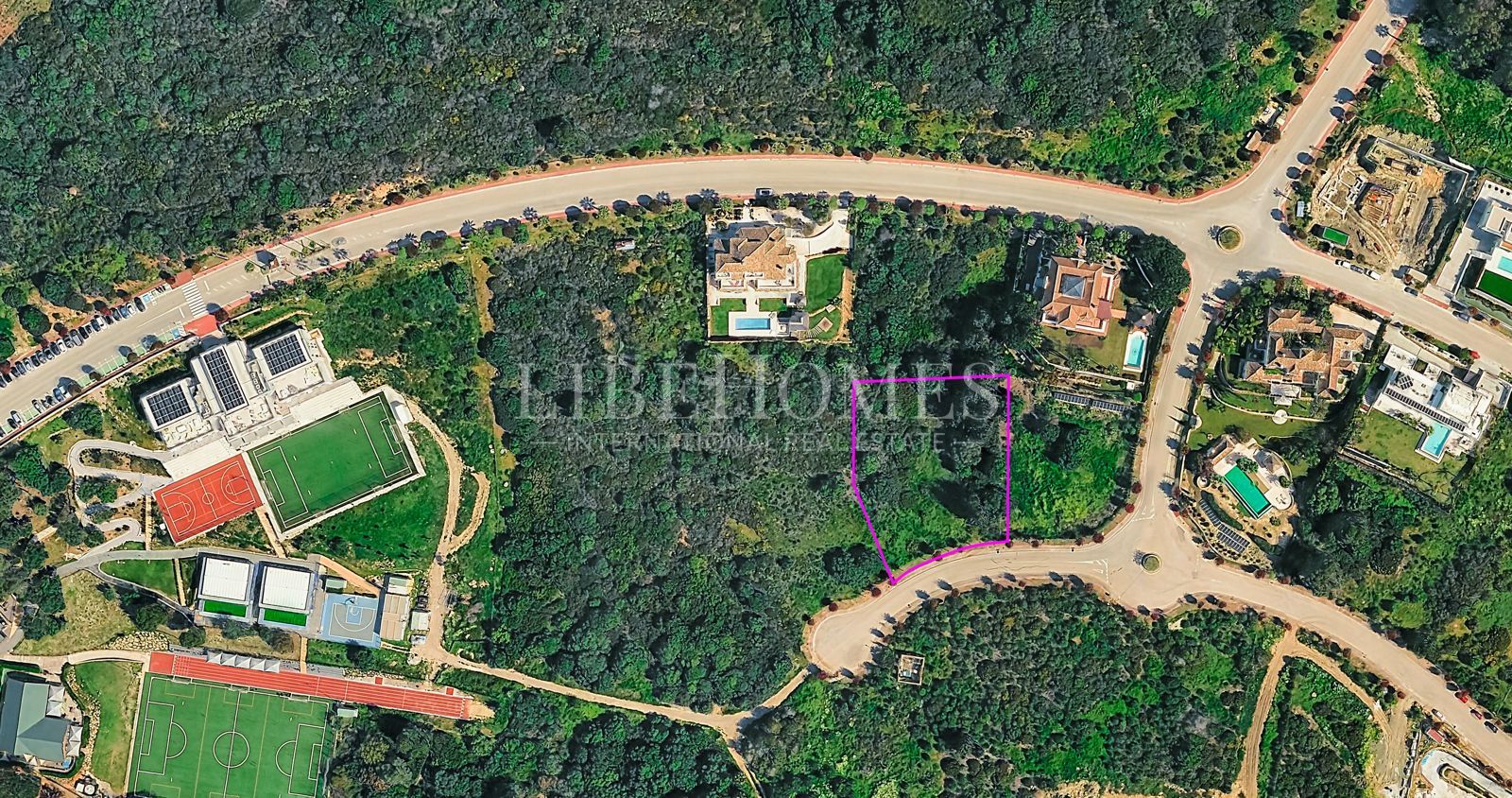 Parcela orientada al sur con vistas al mar en La Reserva de Sotogrande