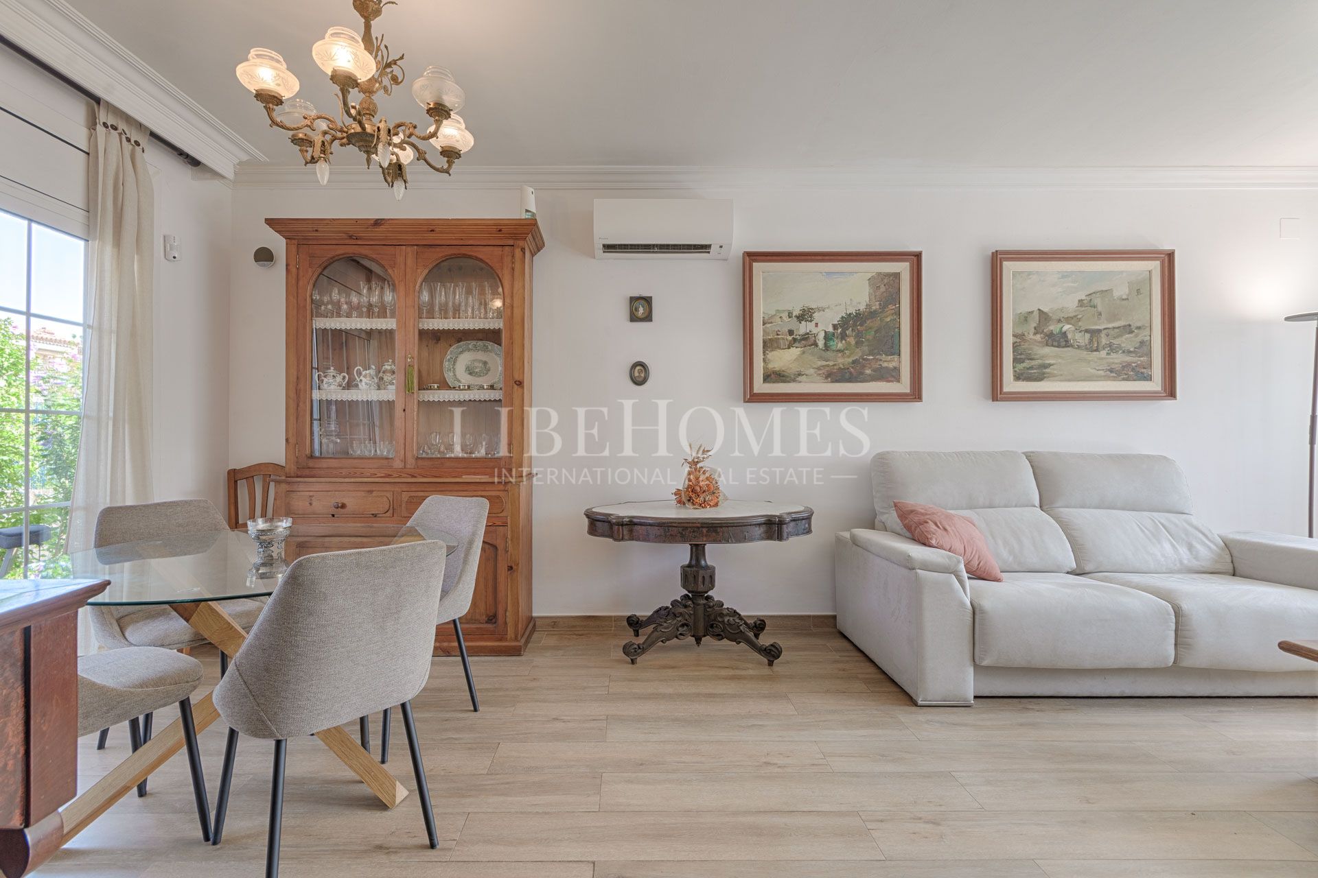 Cozy semi-detached house within walking distance of Figueres center