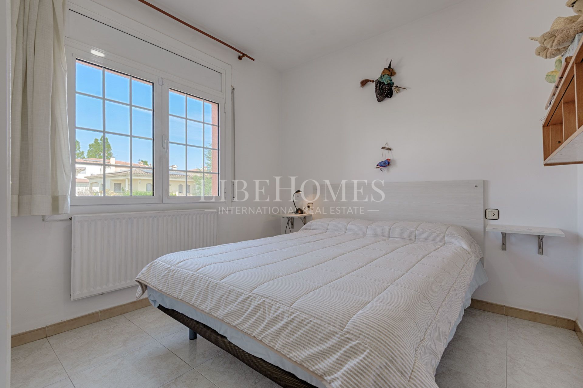 Cozy semi-detached house within walking distance of Figueres center