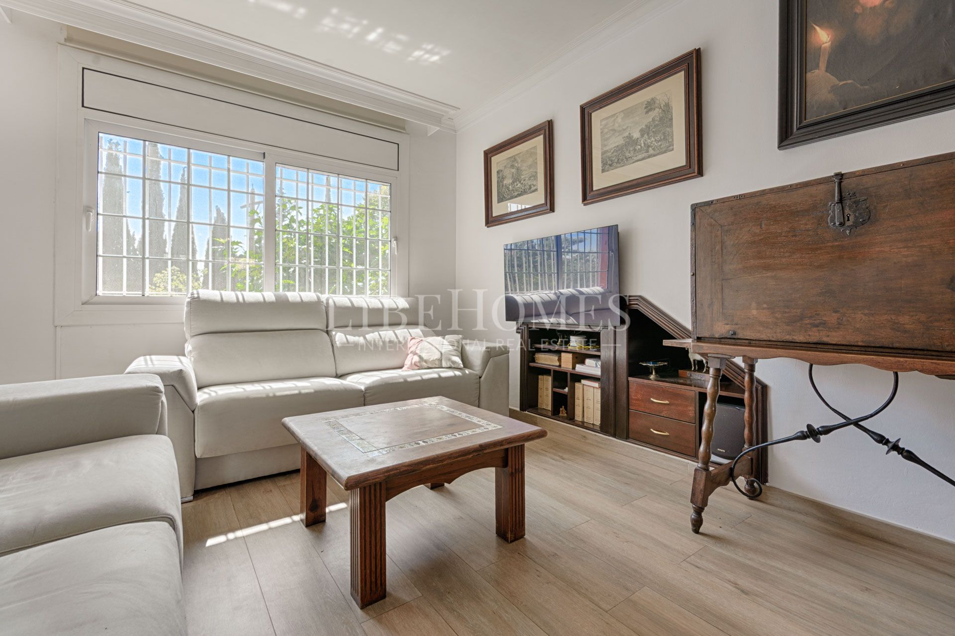 Cozy semi-detached house within walking distance of Figueres center