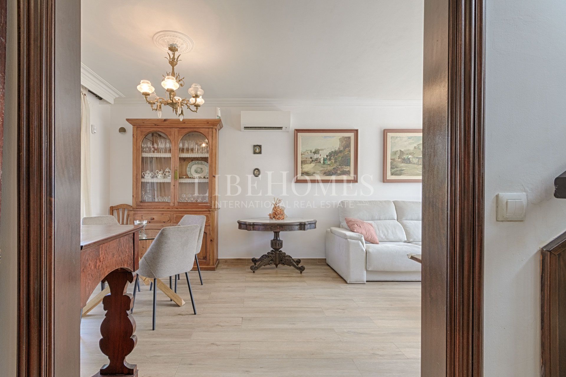 Cozy semi-detached house within walking distance of Figueres center