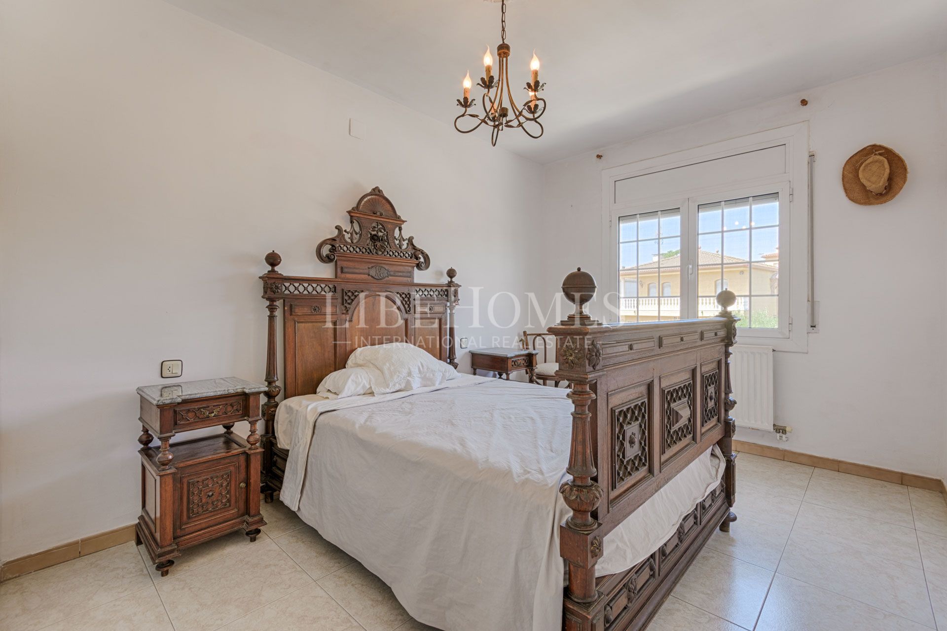 Cozy semi-detached house within walking distance of Figueres center