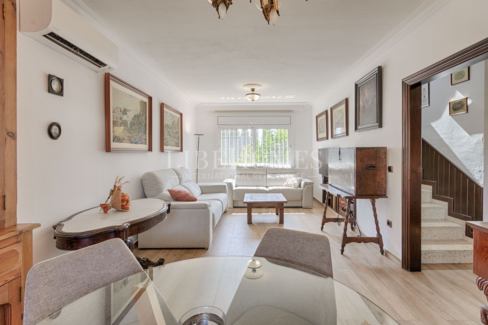 Cozy semi-detached house within walking distance of Figueres center