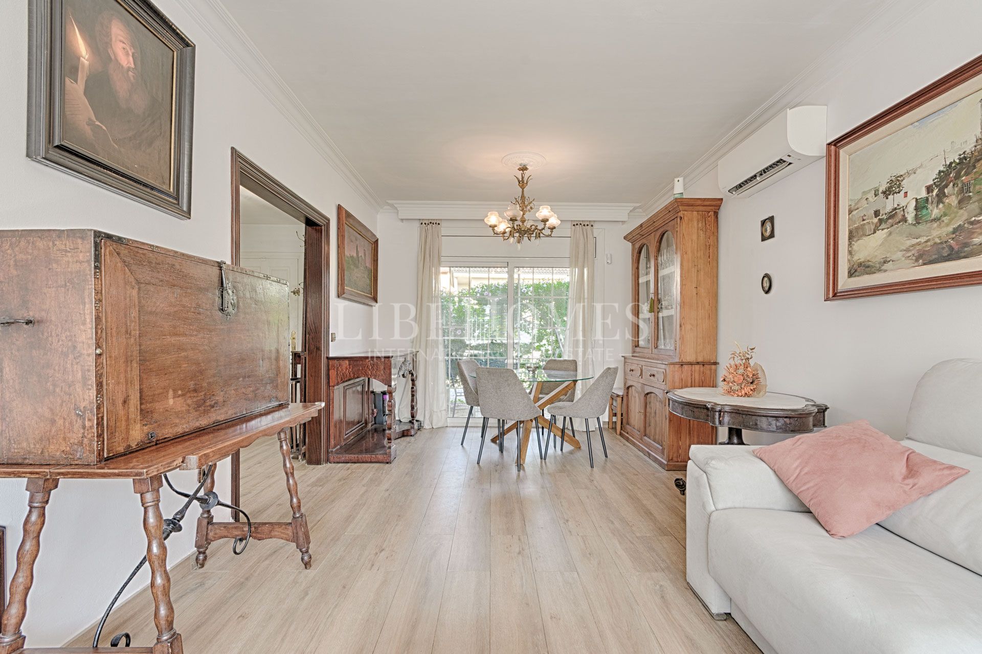 Cozy semi-detached house within walking distance of Figueres center